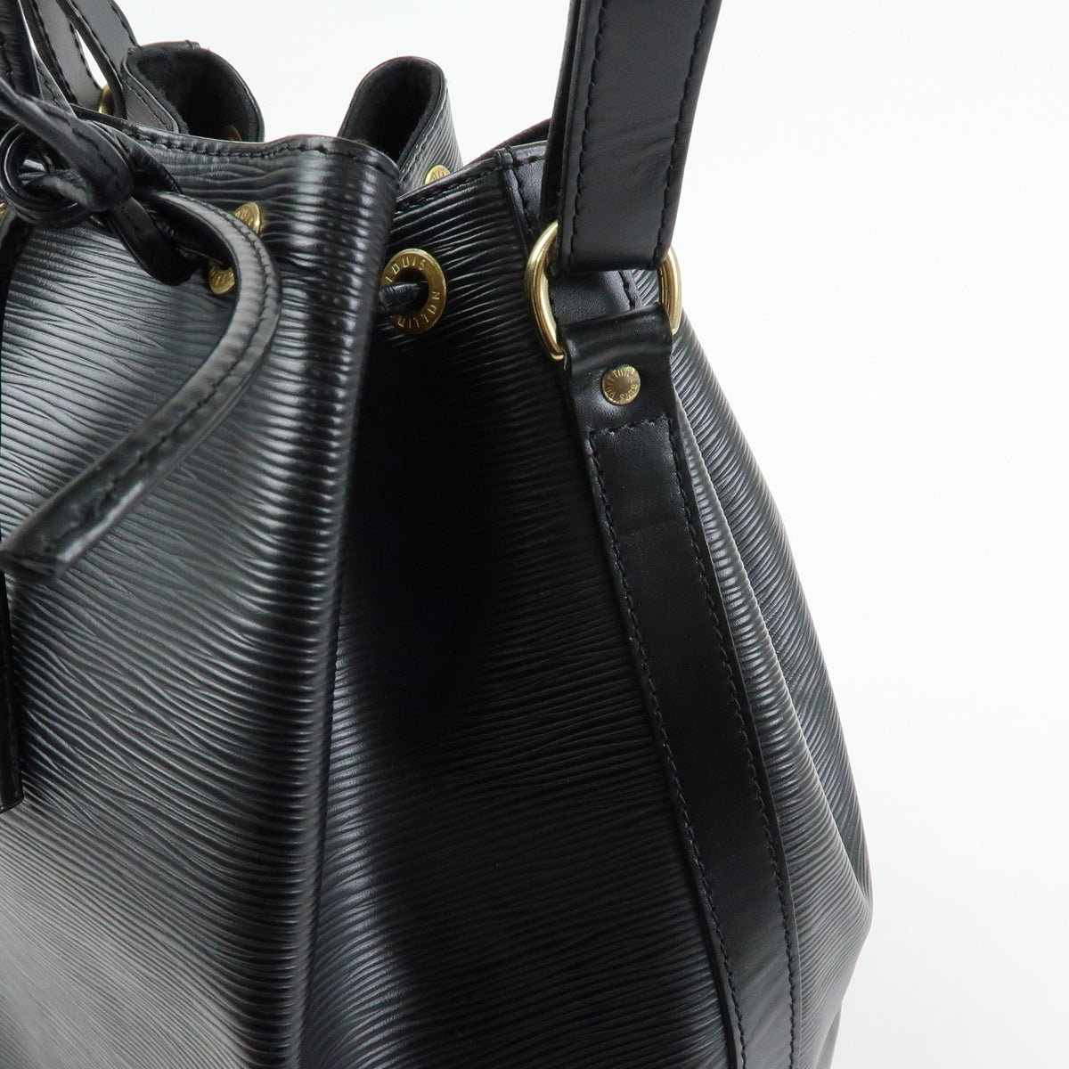 Louis Vuitton Noe Epi Leather, Black, Leather, Shoulder Bag