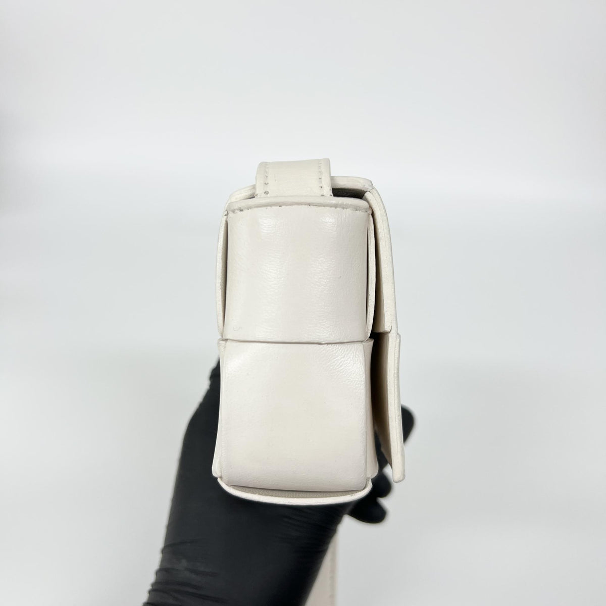 Bottega Veneta Cassette Maxi Intrecciato Leather, White, Leather, Crossbody Bag