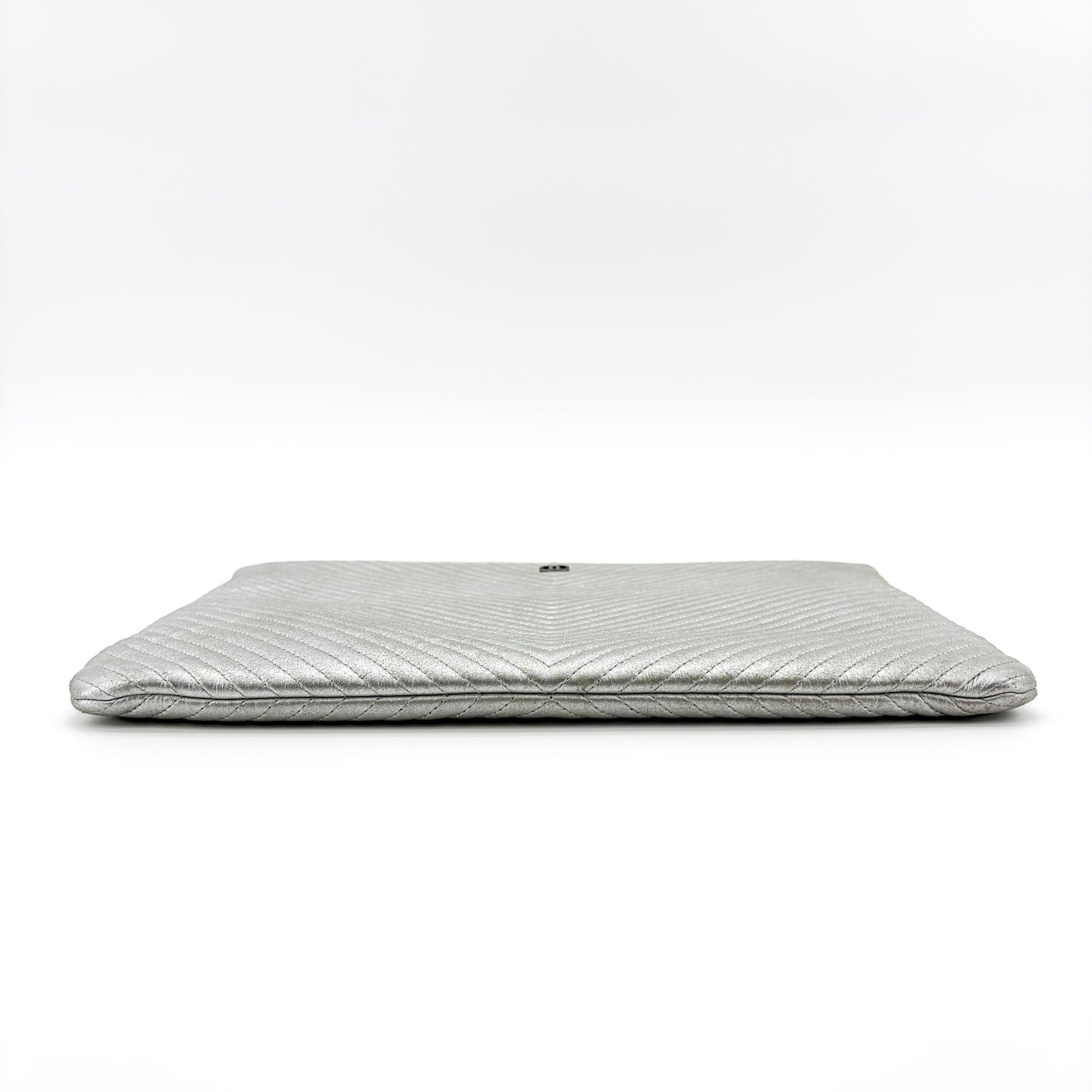Chanel Cosmetic Case Camellia Caviar, Silver, Leather, Toiletry Case