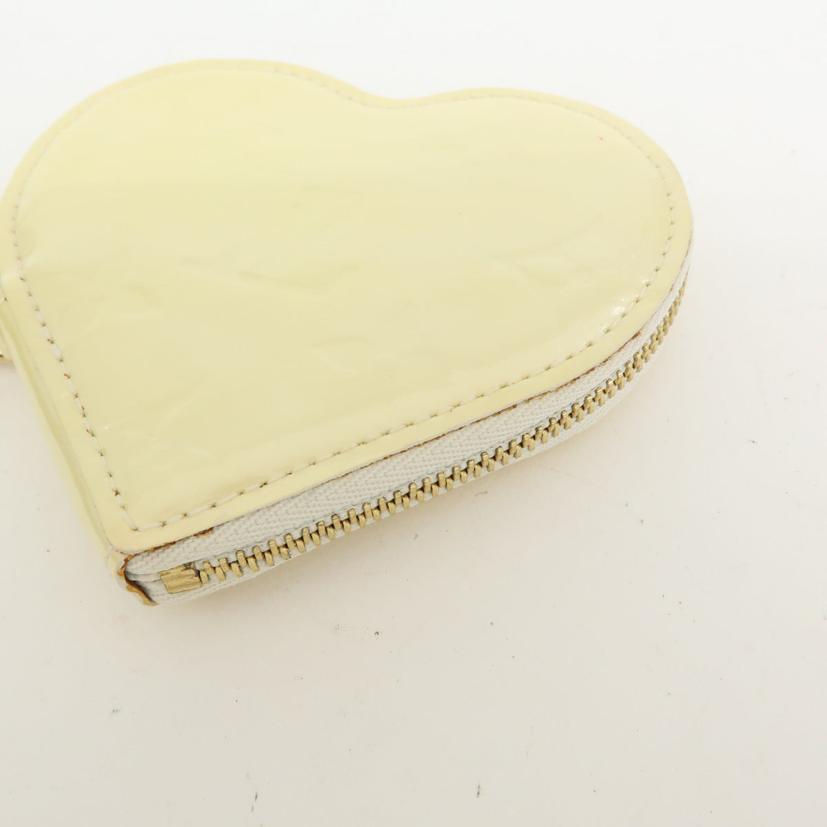 Louis Vuitton Heart Coin Purse Monogram Vernis, Beige, Patent Leather, Clutch