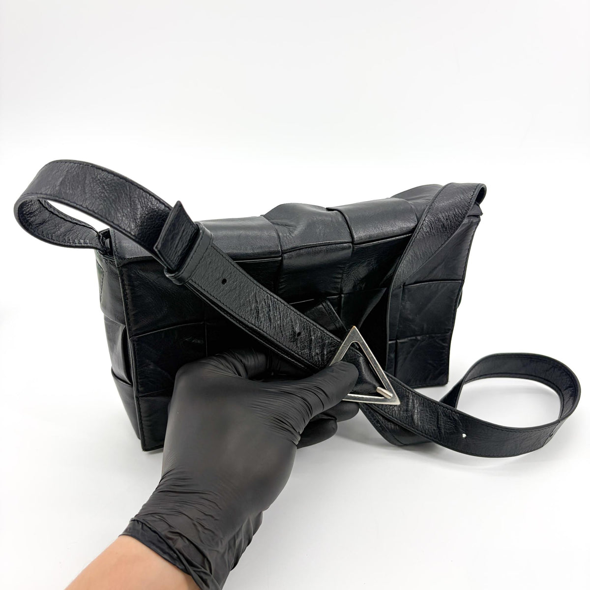 Bottega Veneta Cassette Maxi Intrecciato Leather, Black, Leather, Shoulder Bag