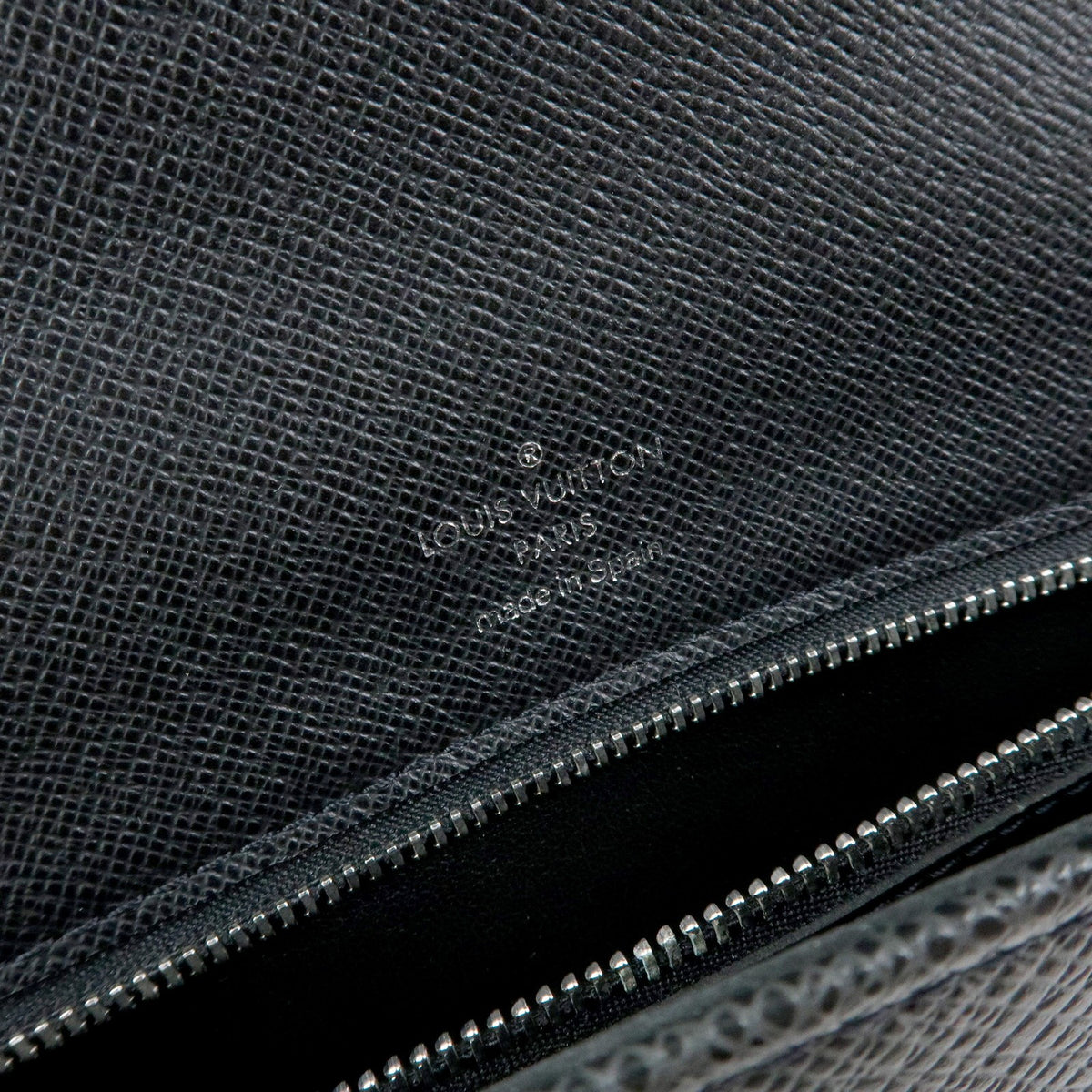 Louis Vuitton Selenga Pochette Taiga Leather, Black, Leather, Clutch