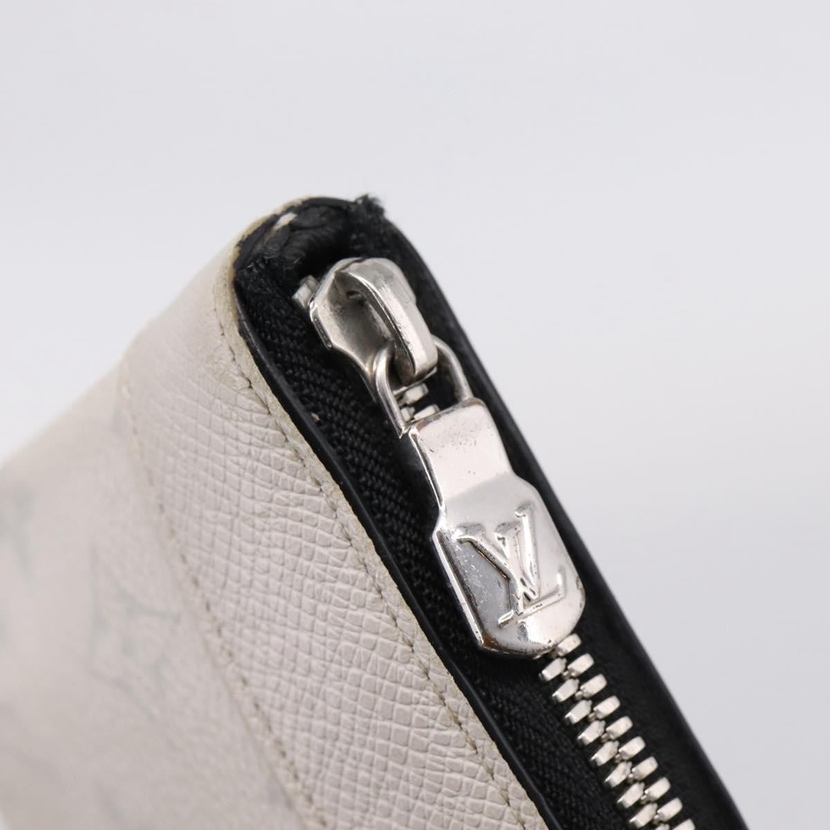 Louis Vuitton Discovery Pochette Monogram Taigarama, White, Canvas, Clutch