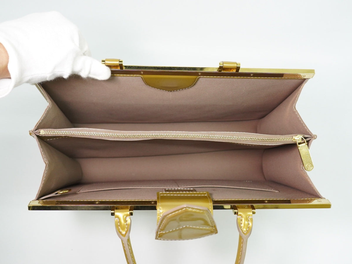 Louis Vuitton Deesse Monogram Vernis, Beige, Leather, Handbag