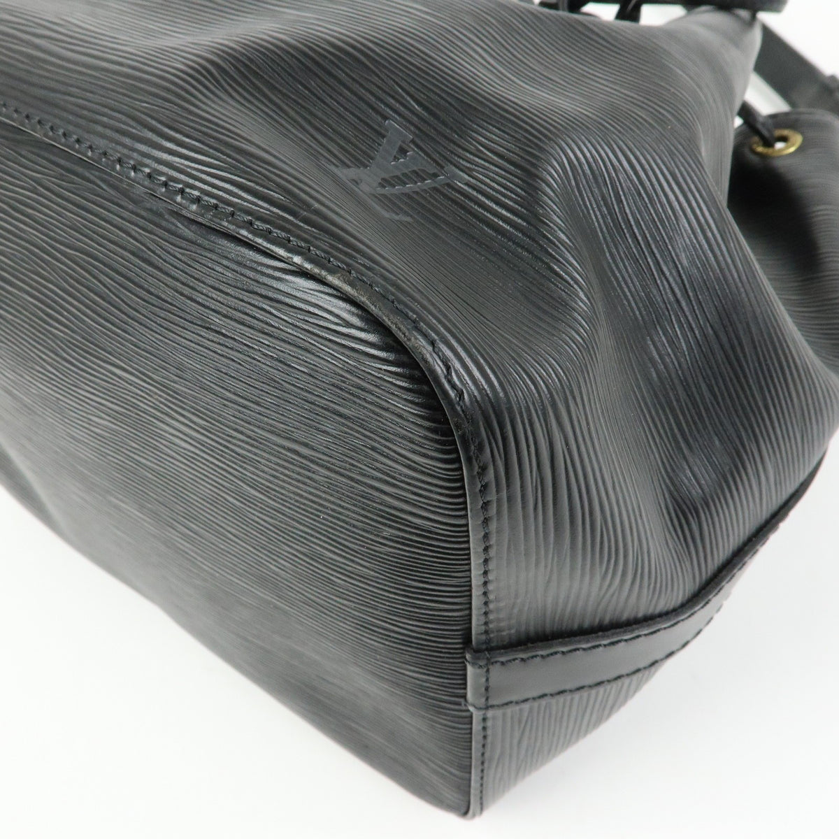 Louis Vuitton Petit Noe Epi Leather, Black, Leather, Handbag