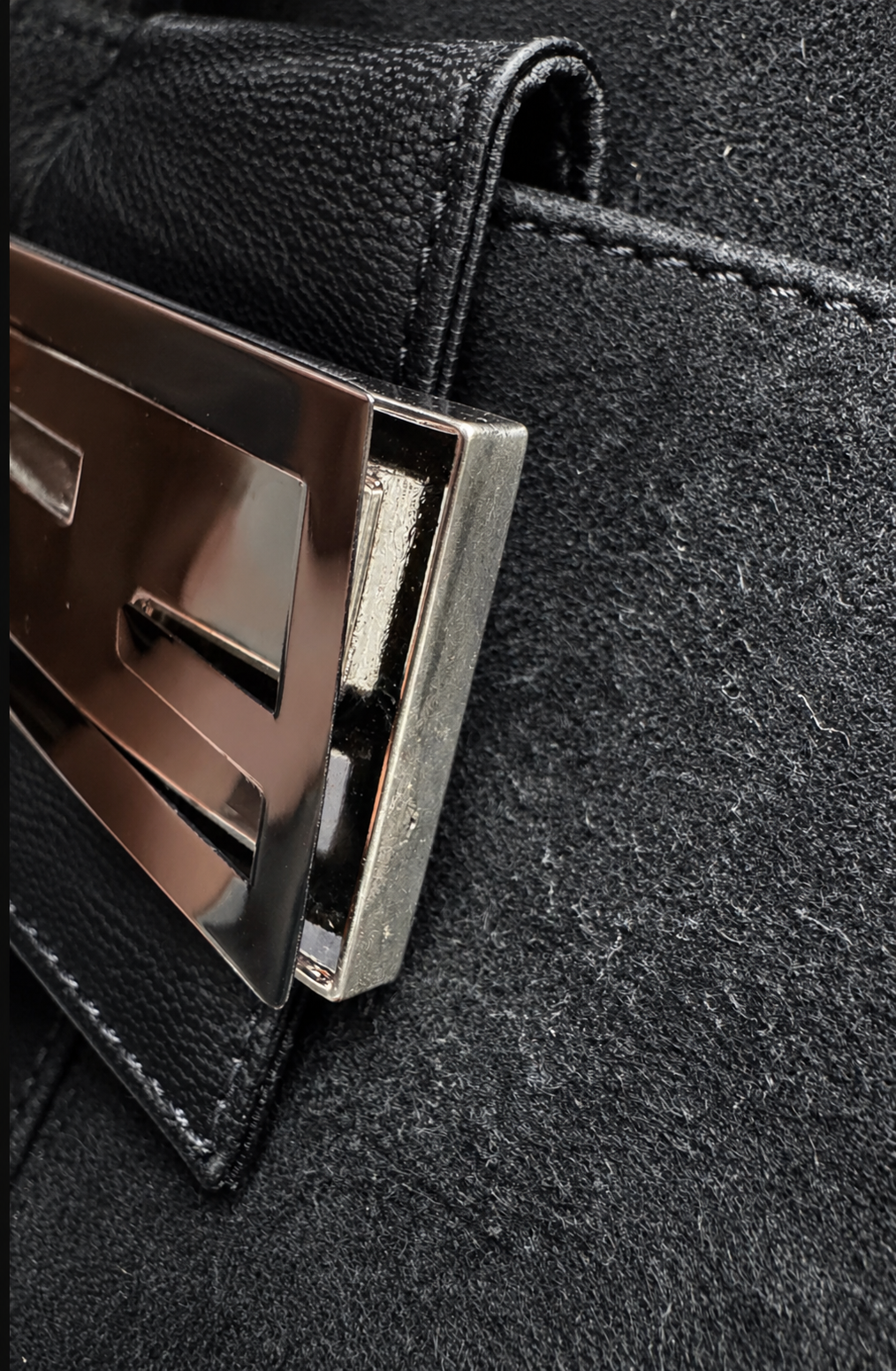 Fendi FENDI BAGUETTE SUEDE Suede noir, Black, Suede, Shoulder Bag