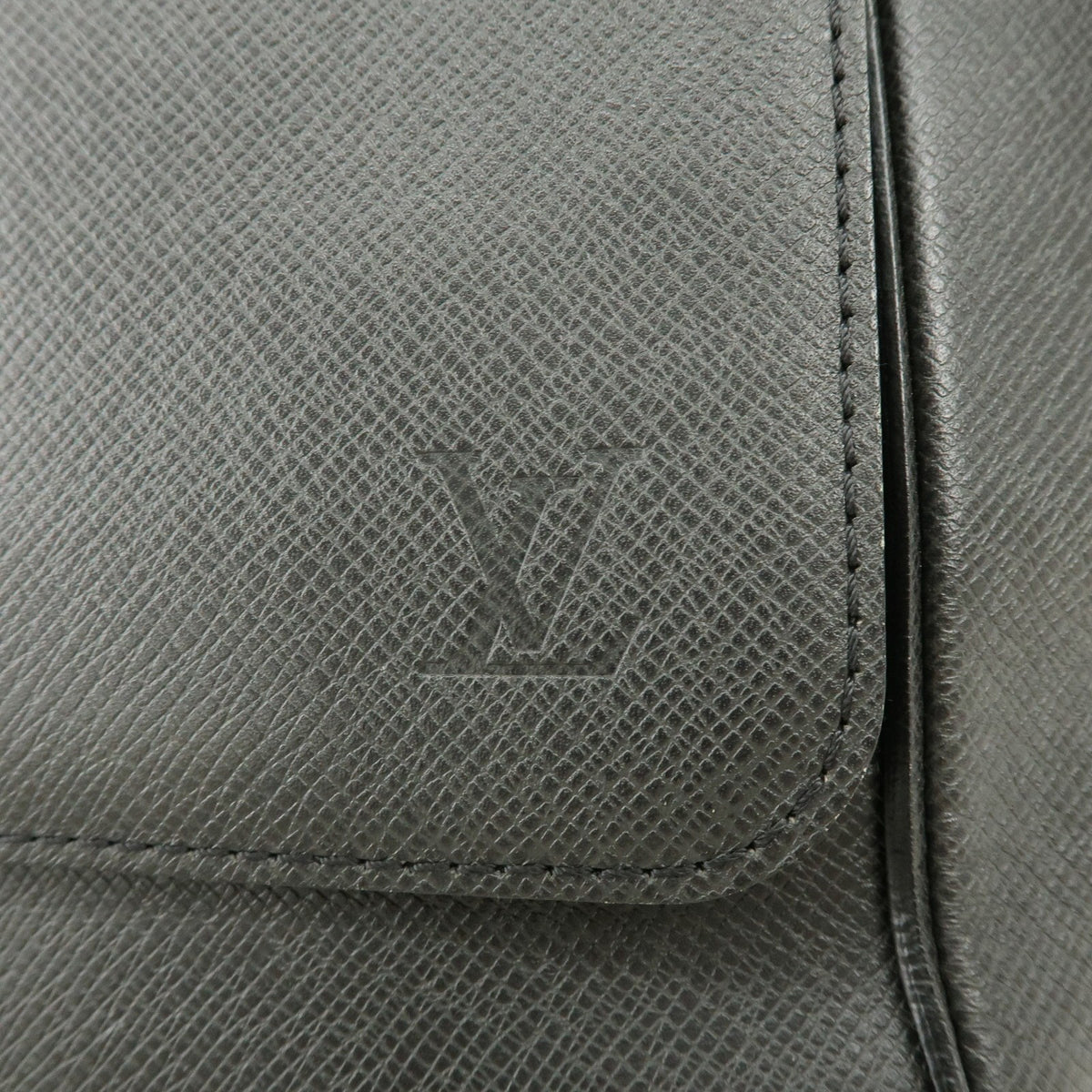 Louis Vuitton Roman Taiga Leather, Gray, Leather, Handbag