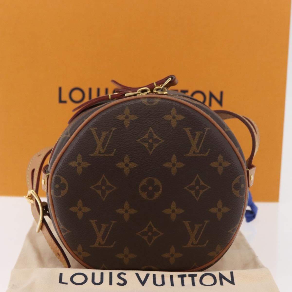 Louis Vuitton Boite Chapeau Souple Monogram Canvas, Brown, Canvas, Shoulder Bag