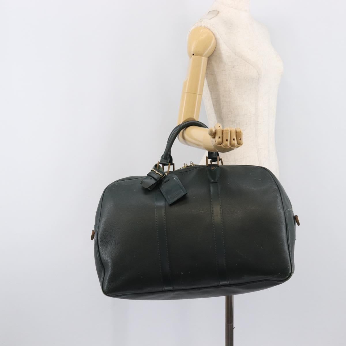 Louis Vuitton Kendall Taiga Leather, Green, Leather, Handbag