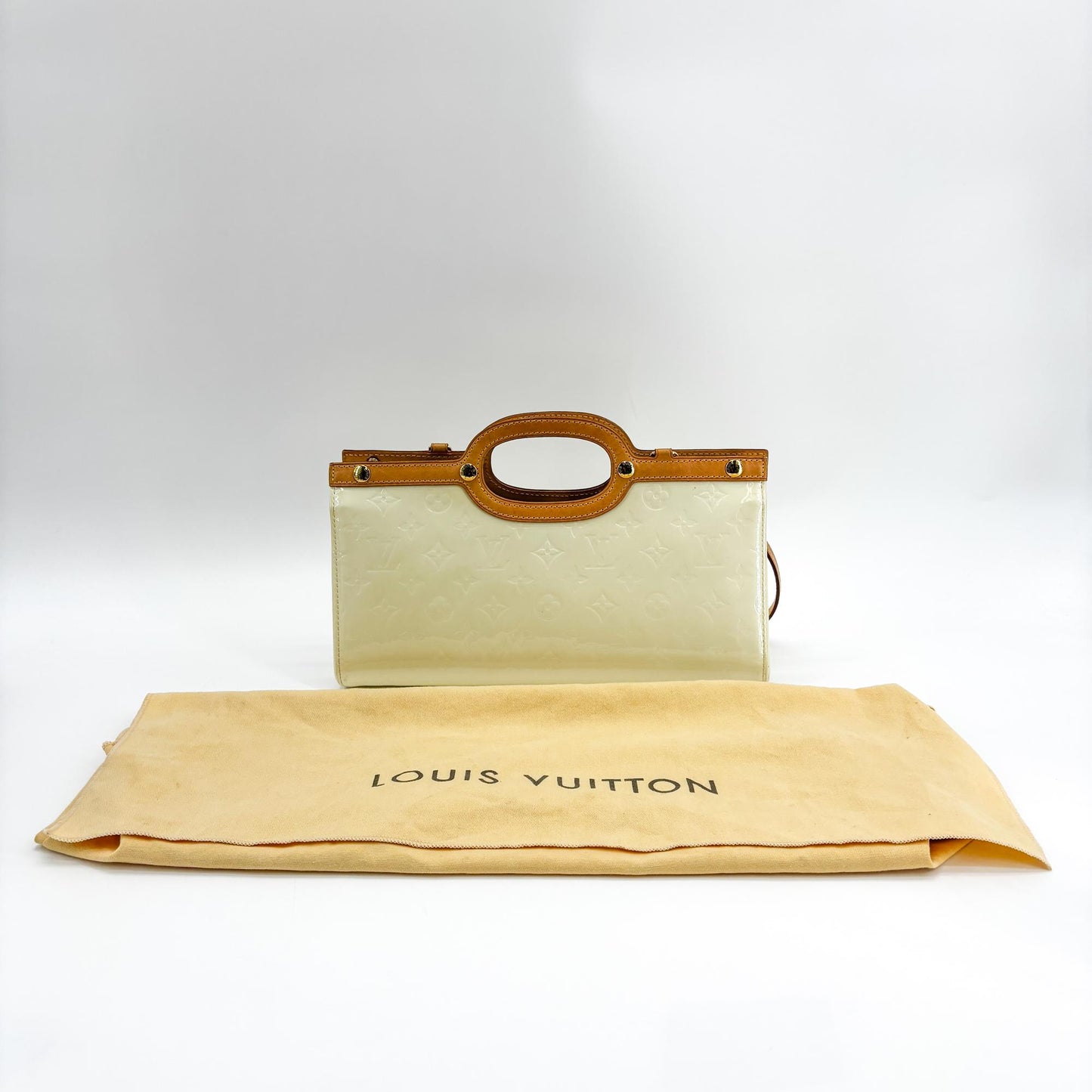 Louis Vuitton Roxbury Drive Monogram Vernis, Beige, Patent Leather, Handbag