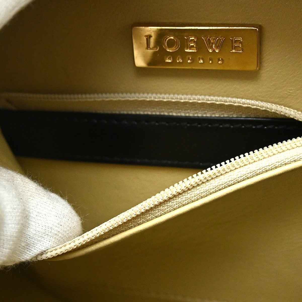 Loewe Anagram Leather, Black, Leather, Handbag