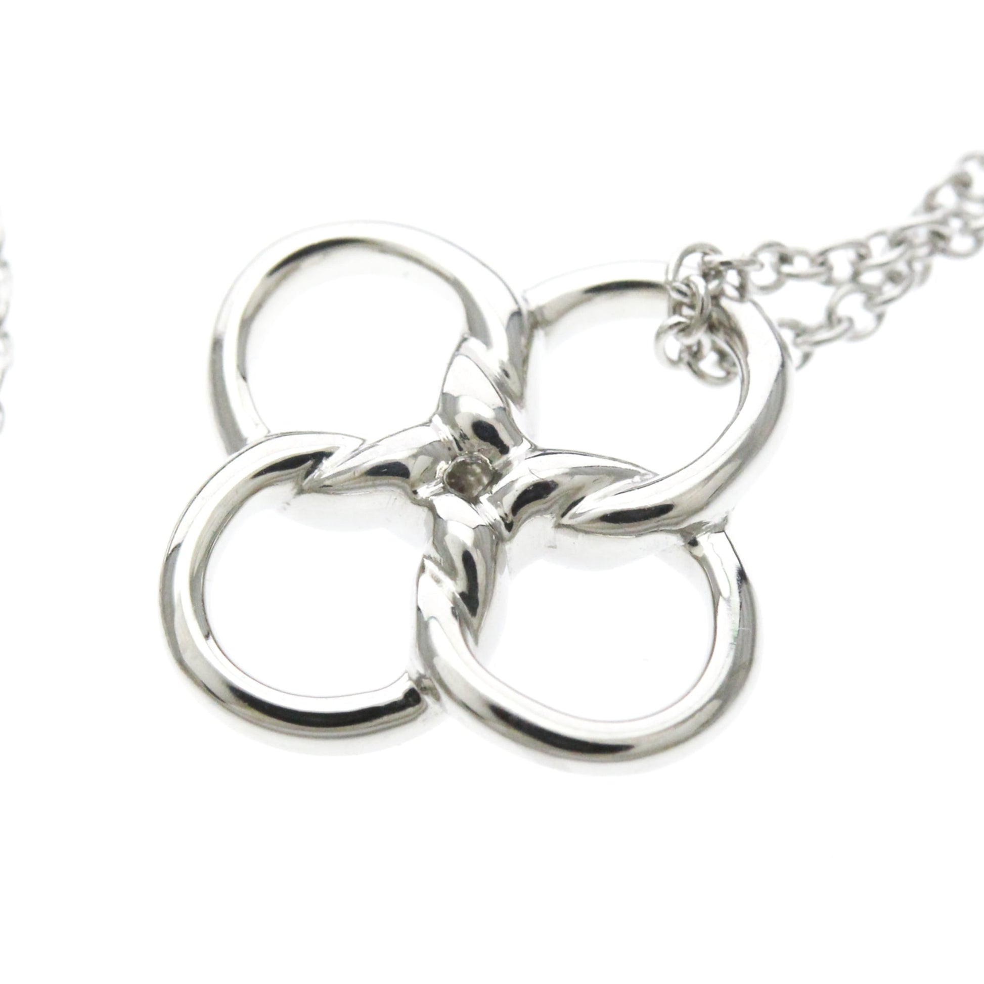 Tiffany & Co. Elsa Peretti Quadrifoglio Pendant Platinum, Silver, Platinum, Necklace