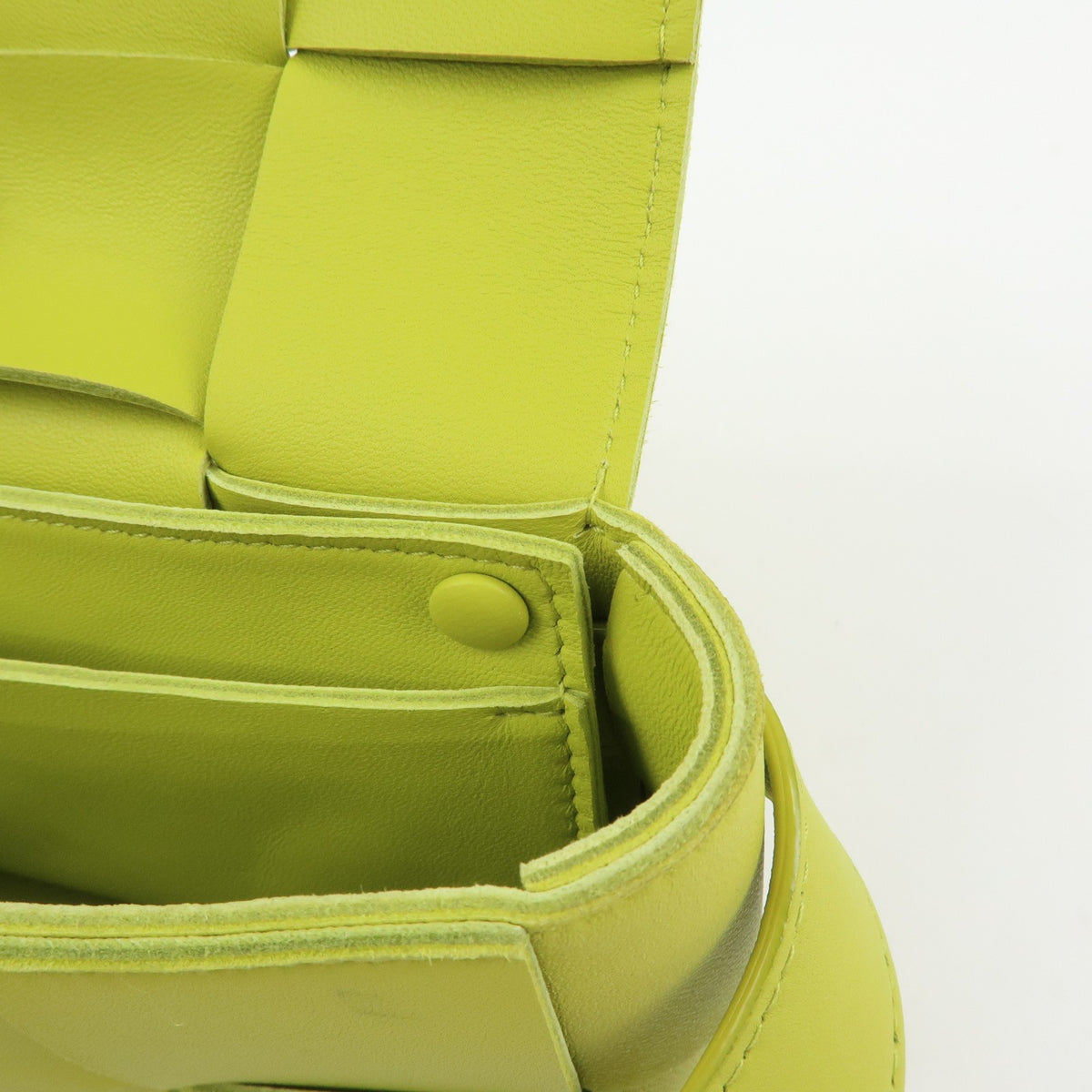 Bottega Veneta Cassette Belt Maxi Intrecciato Leather, Green, Leather, Clutch