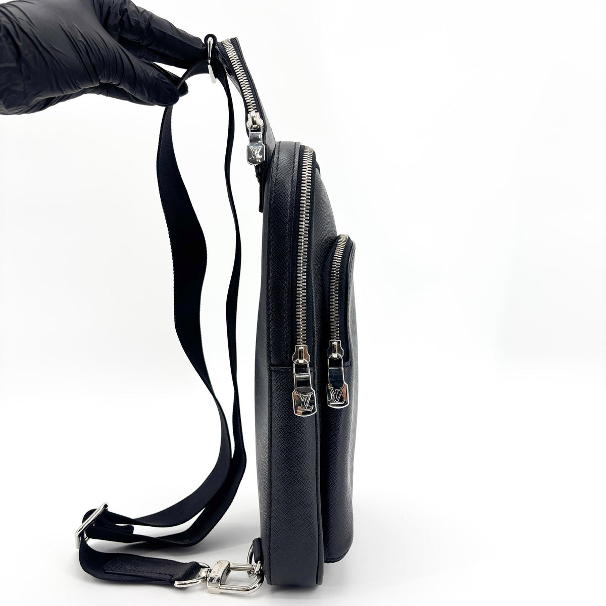 Louis Vuitton Avenue Sling Taiga Leather, Black, Leather, Handbag
