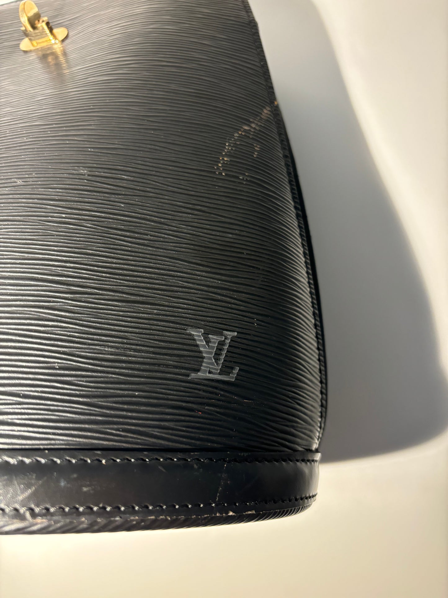 Louis Vuitton Cluny Epi, Black, Leather, Shoulder Bag
