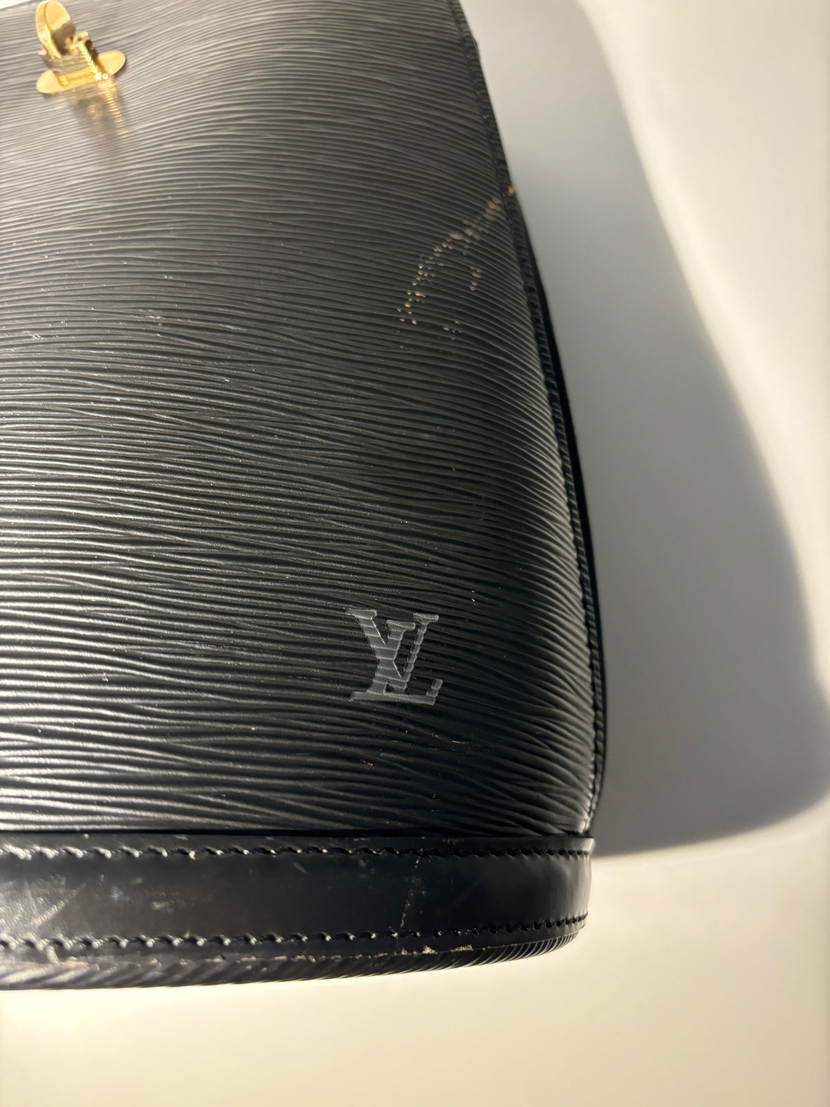 Louis Vuitton Cluny Epi, Black, Leather, Shoulder Bag