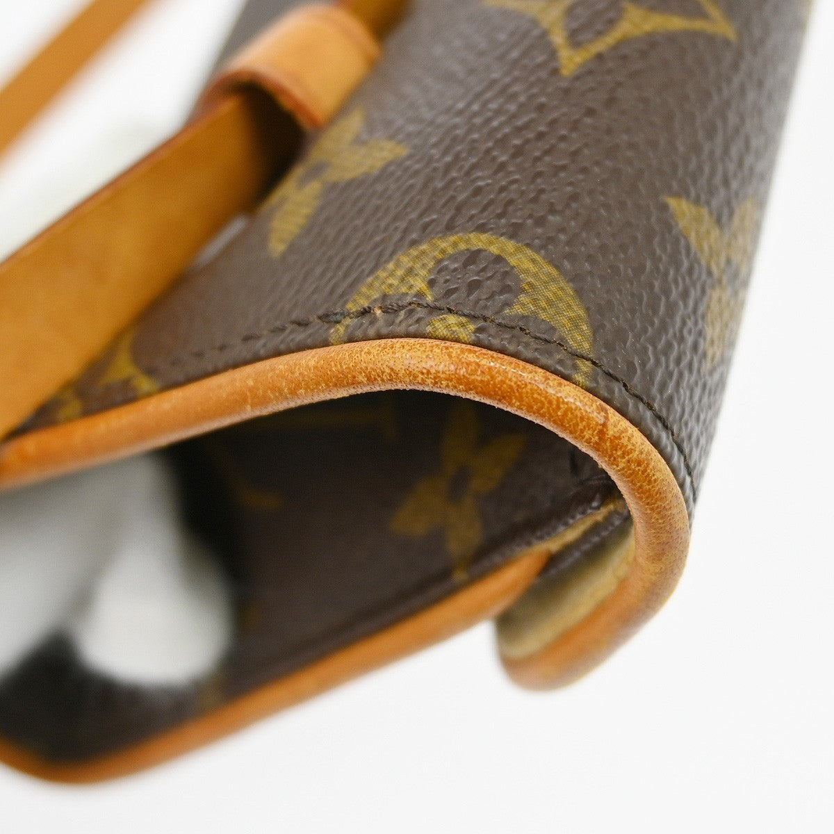 Louis Vuitton Florentine Canvas, Brown, Canvas, Clutch