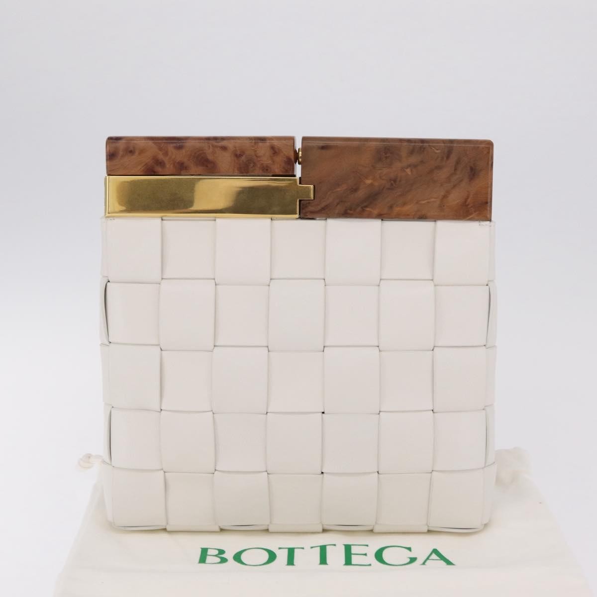 Bottega Veneta The Snap Clutch Maxi Intrecciato Leather with Wood and Metal, White, Leather, Clutch
