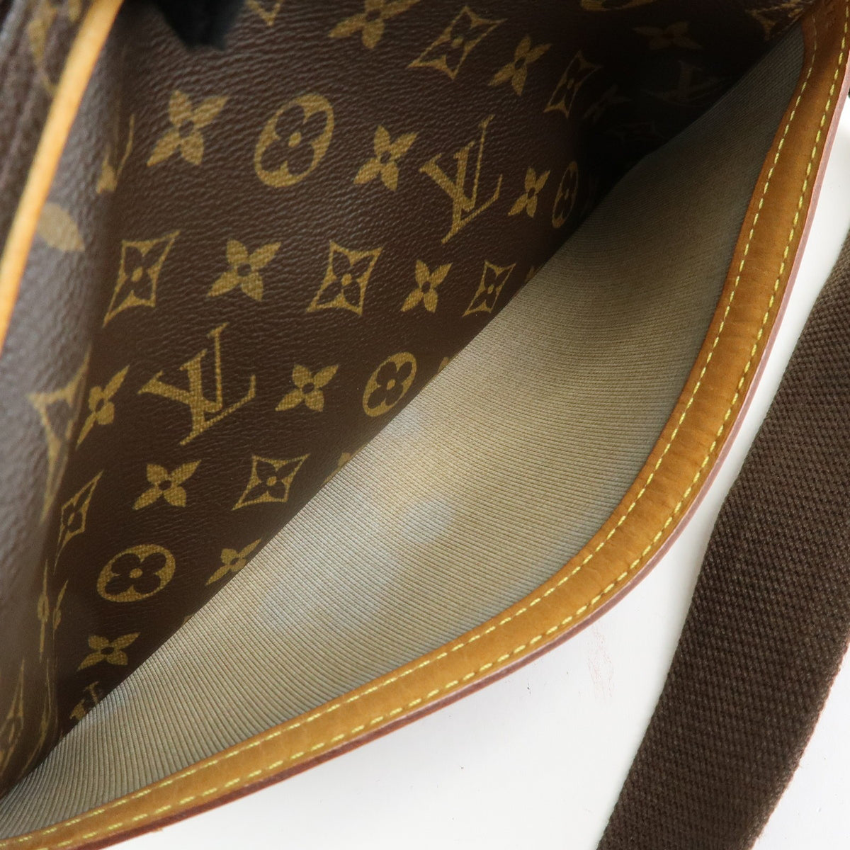 Louis Vuitton Reporter Monogram Canvas, Brown, Canvas, Shoulder Bag