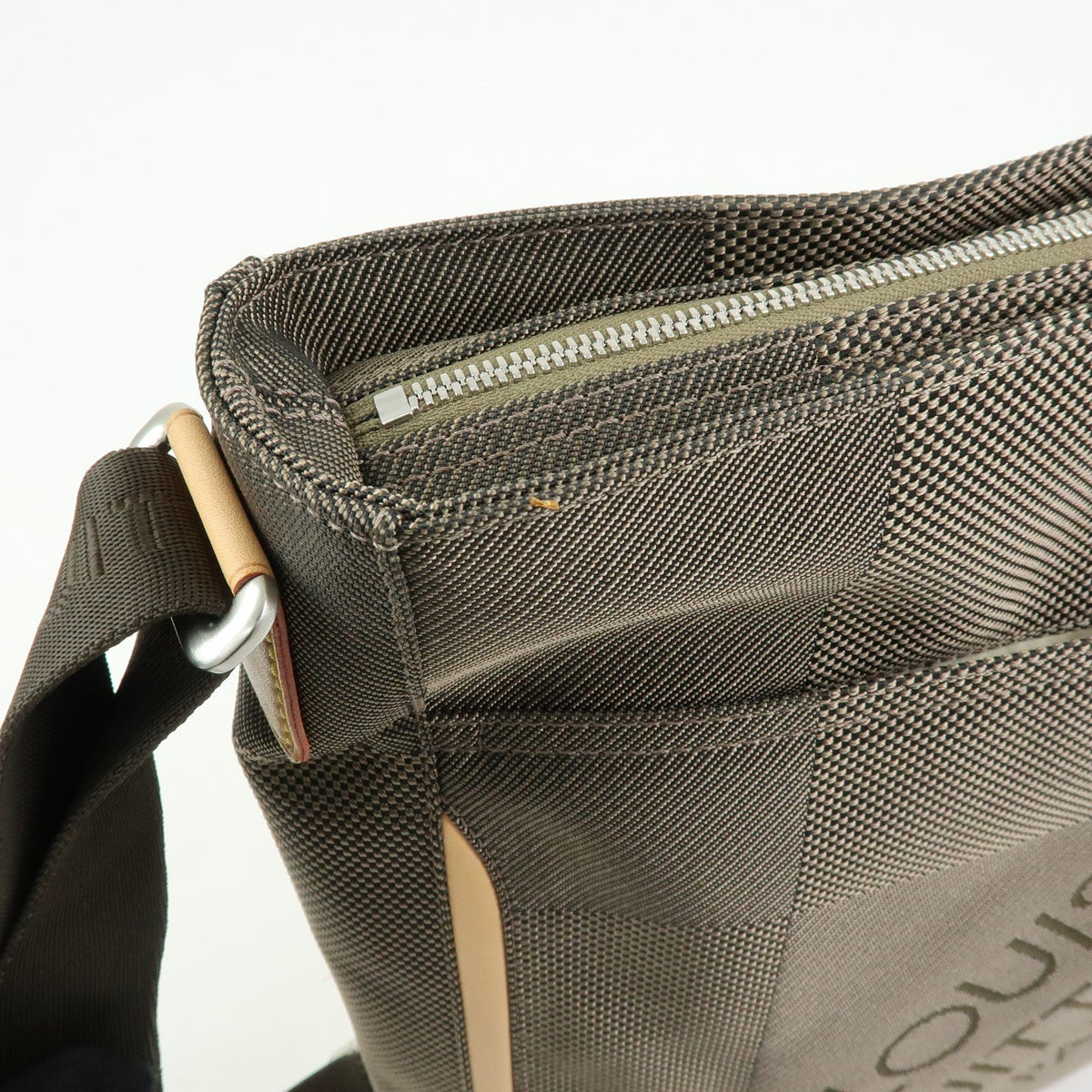 Louis Vuitton Compagnon Messenger Damier Geant Canvas, Brown, Canvas, Handbag