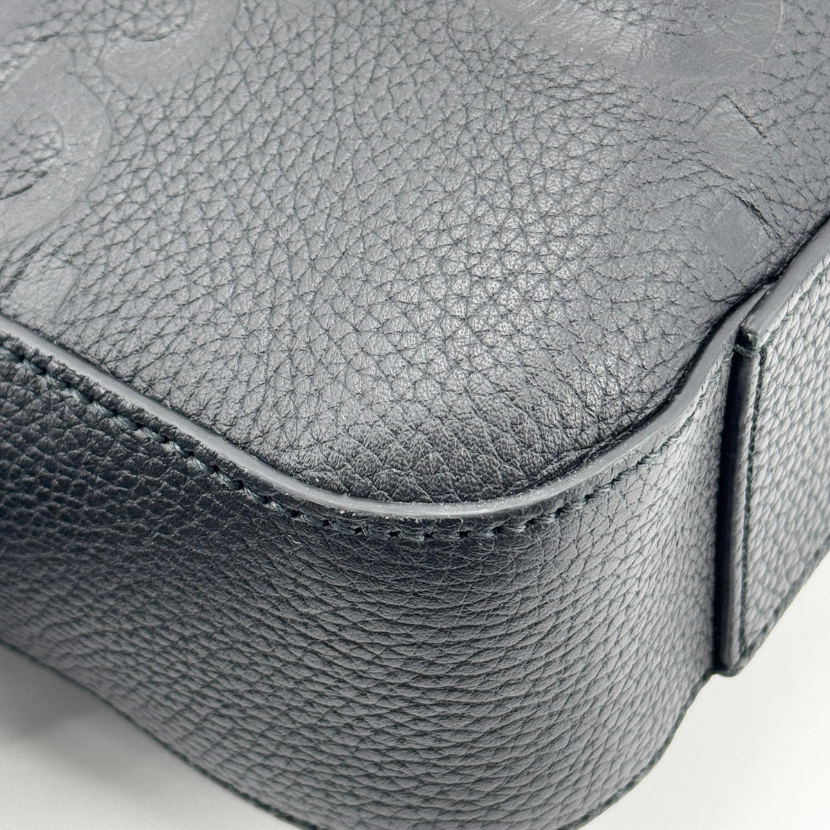 Gucci Convertible Jumbo GG Embossed Leather, Black, Leather, Tote Bag