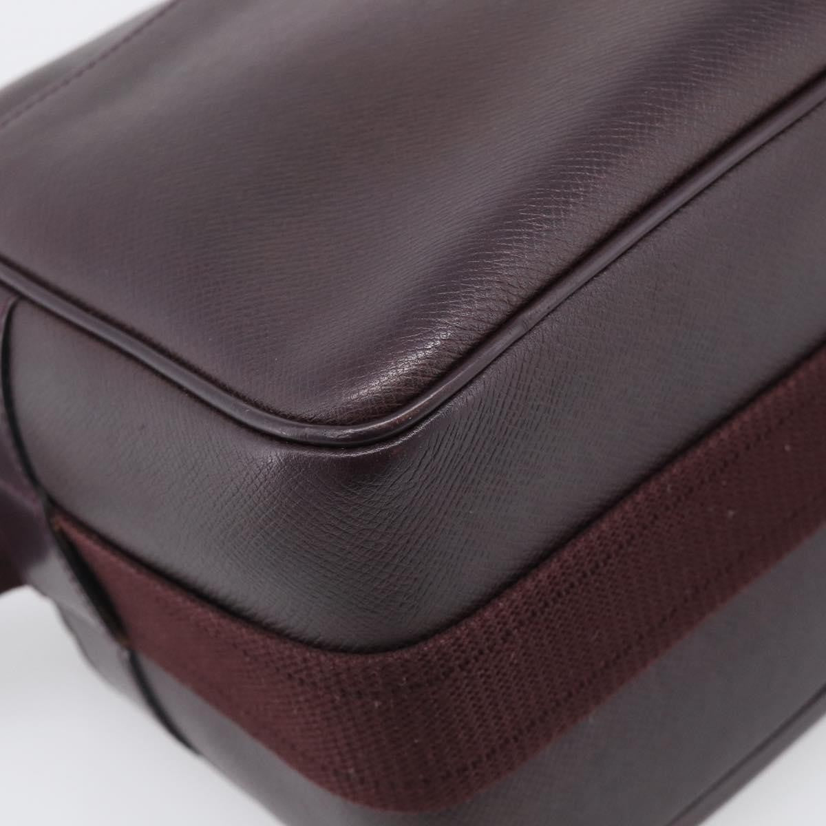 Louis Vuitton Reporter Taiga Leather, Burgundy, Leather, Shoulder Bag
