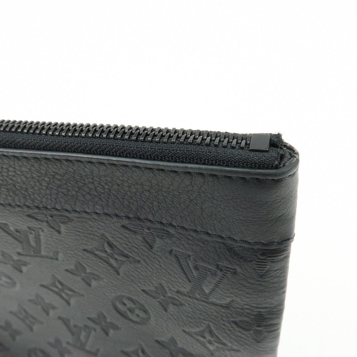 Louis Vuitton Pochette To-Go Monogram Shadow Leather, Black, Leather, Clutch