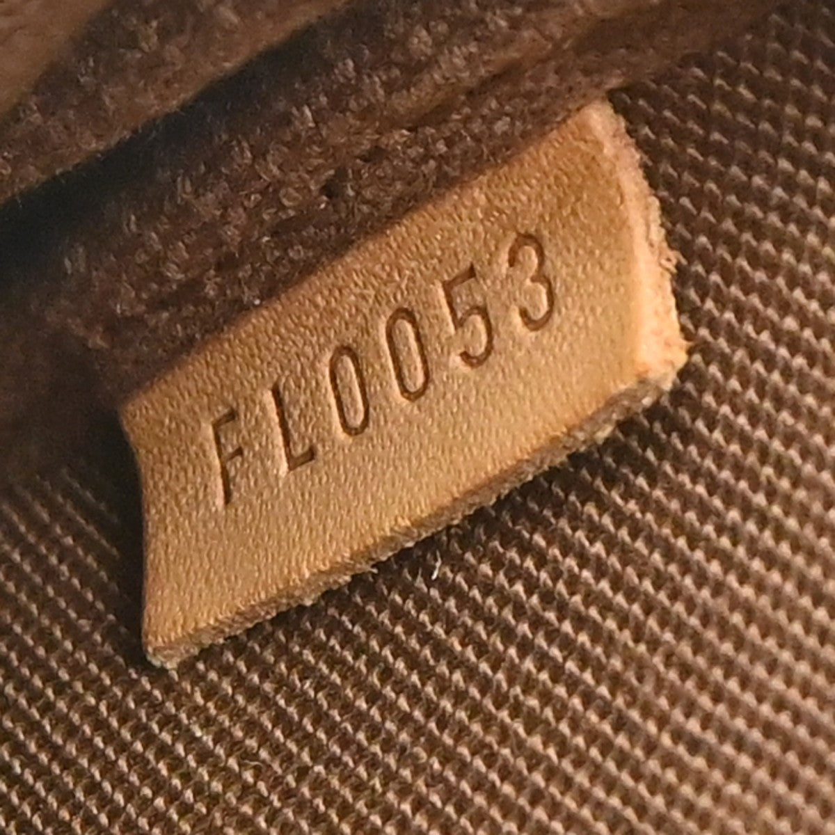 Louis Vuitton Mini pochette accessoires Canvas, Brown, Canvas, Clutch