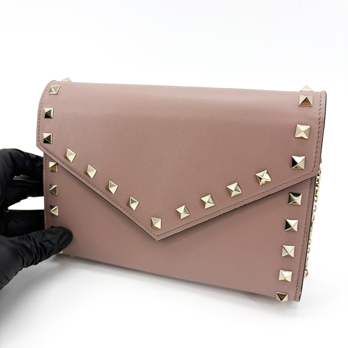 Valentino Garavani Rockstud Envelope Chain Leather, Beige, Leather, Crossbody Bag