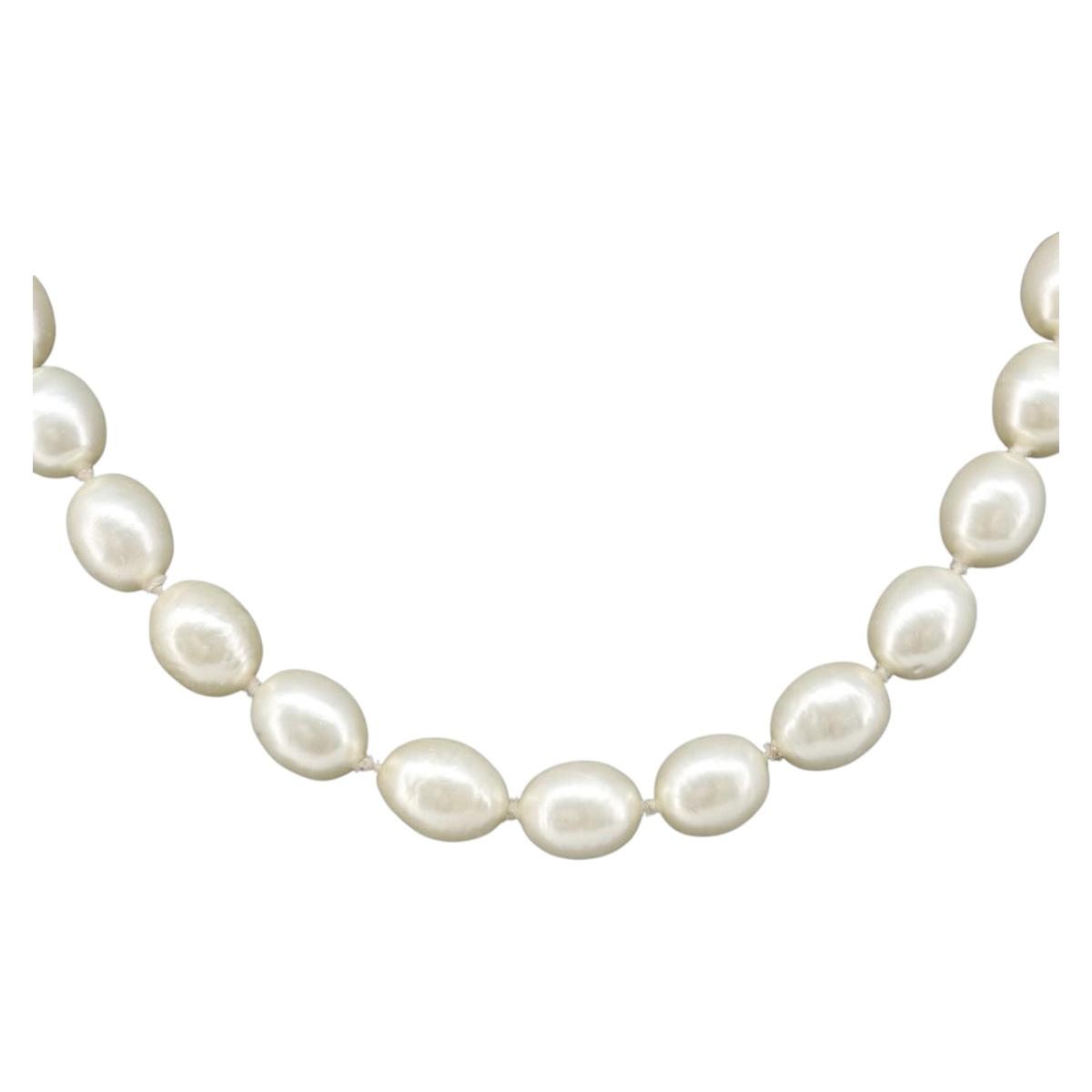 Chanel CC Pearl Metal and Pearls, White, Pearl, Necklace