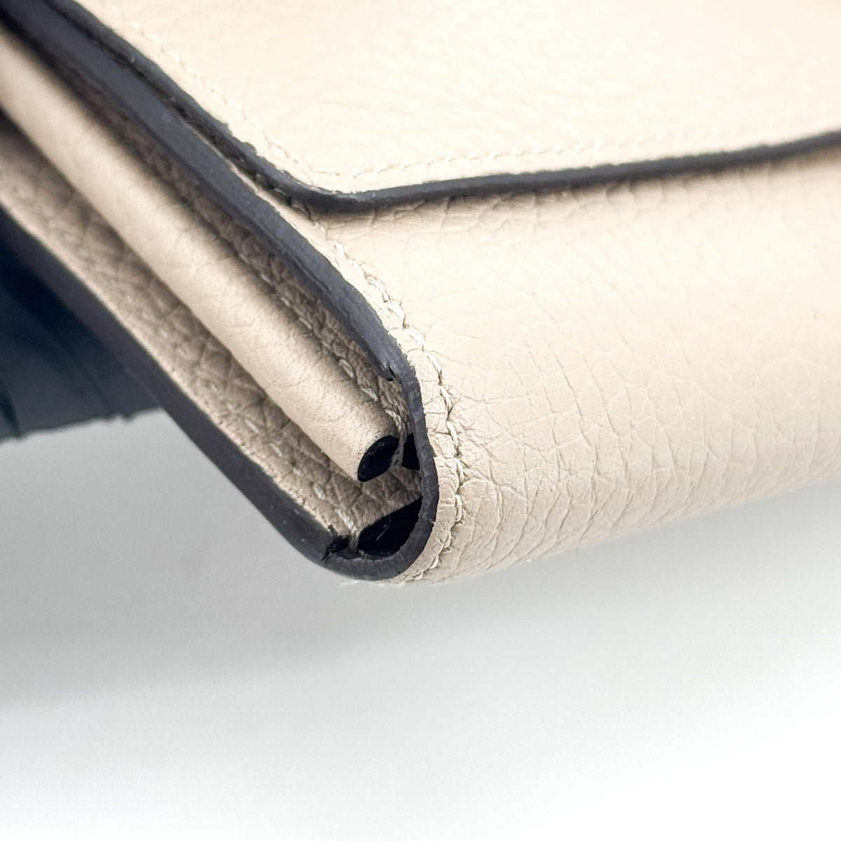 Louis Vuitton Louise Clutch Leather, Beige, Leather, Clutch