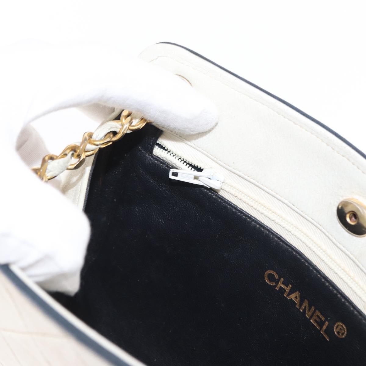 Chanel Chain Leather, White, Leather, Shoulder Bag