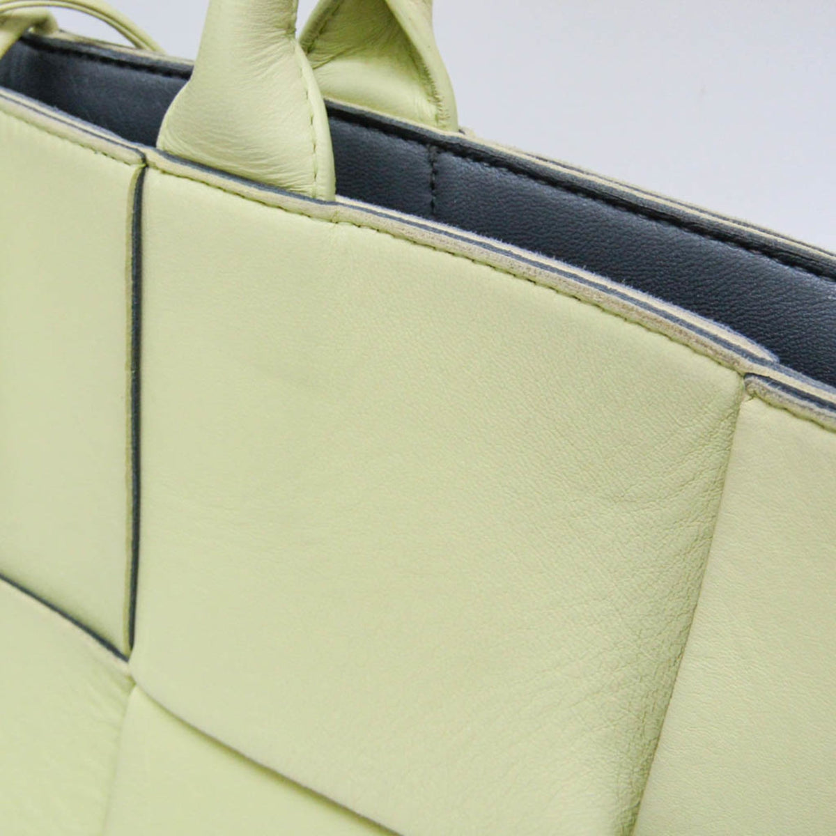Bottega Veneta Arco Maxi Intrecciato Leather, Green, Leather, Tote Bag