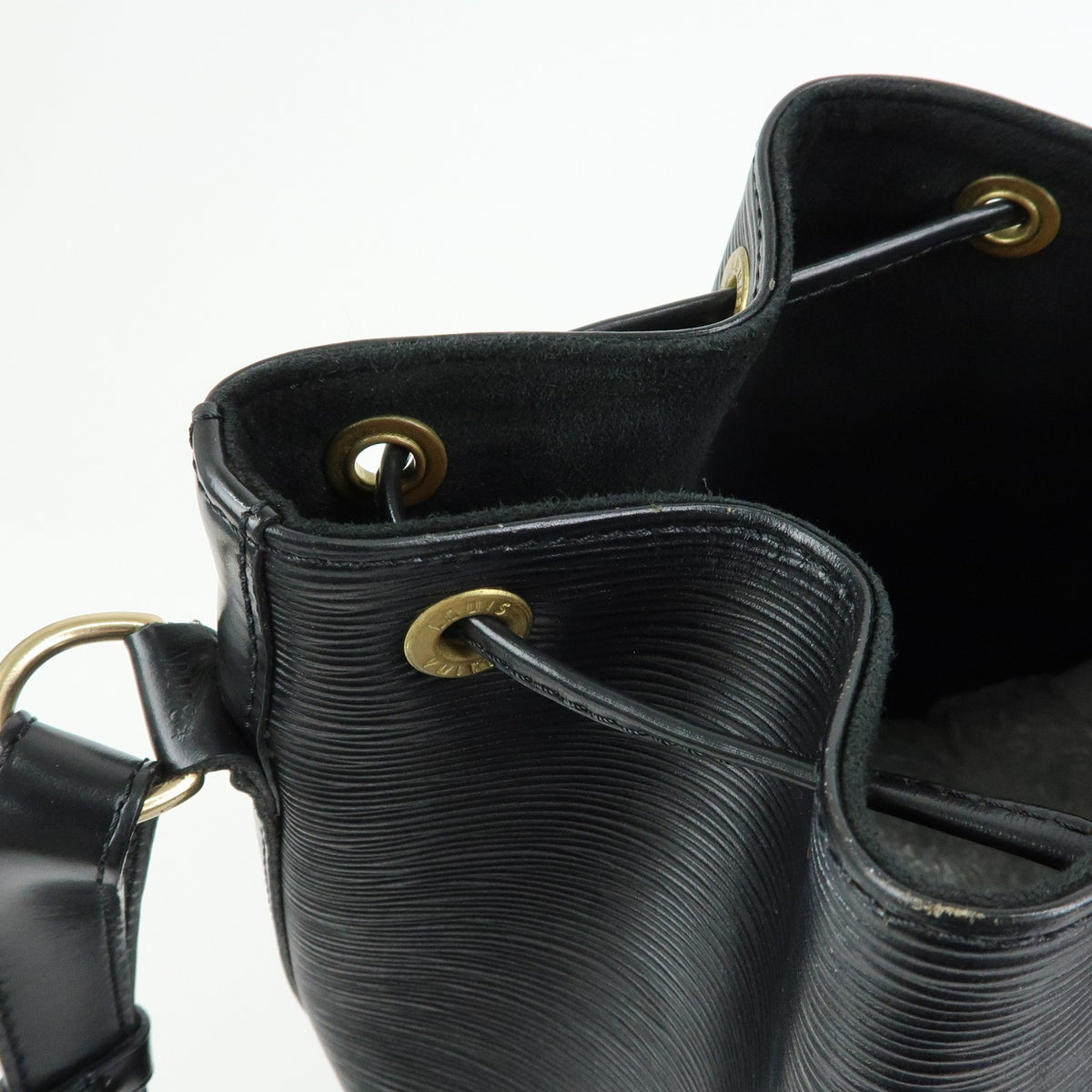 Louis Vuitton Noe Epi Leather, Black, Leather, Shoulder Bag