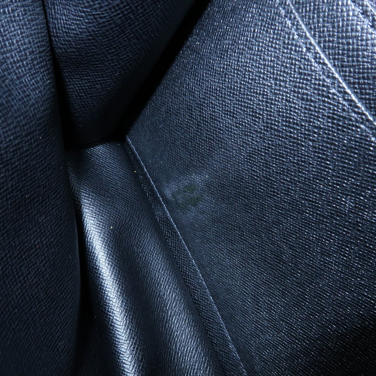 Louis Vuitton Selenga Pochette Taiga Leather, Black, Leather, Clutch