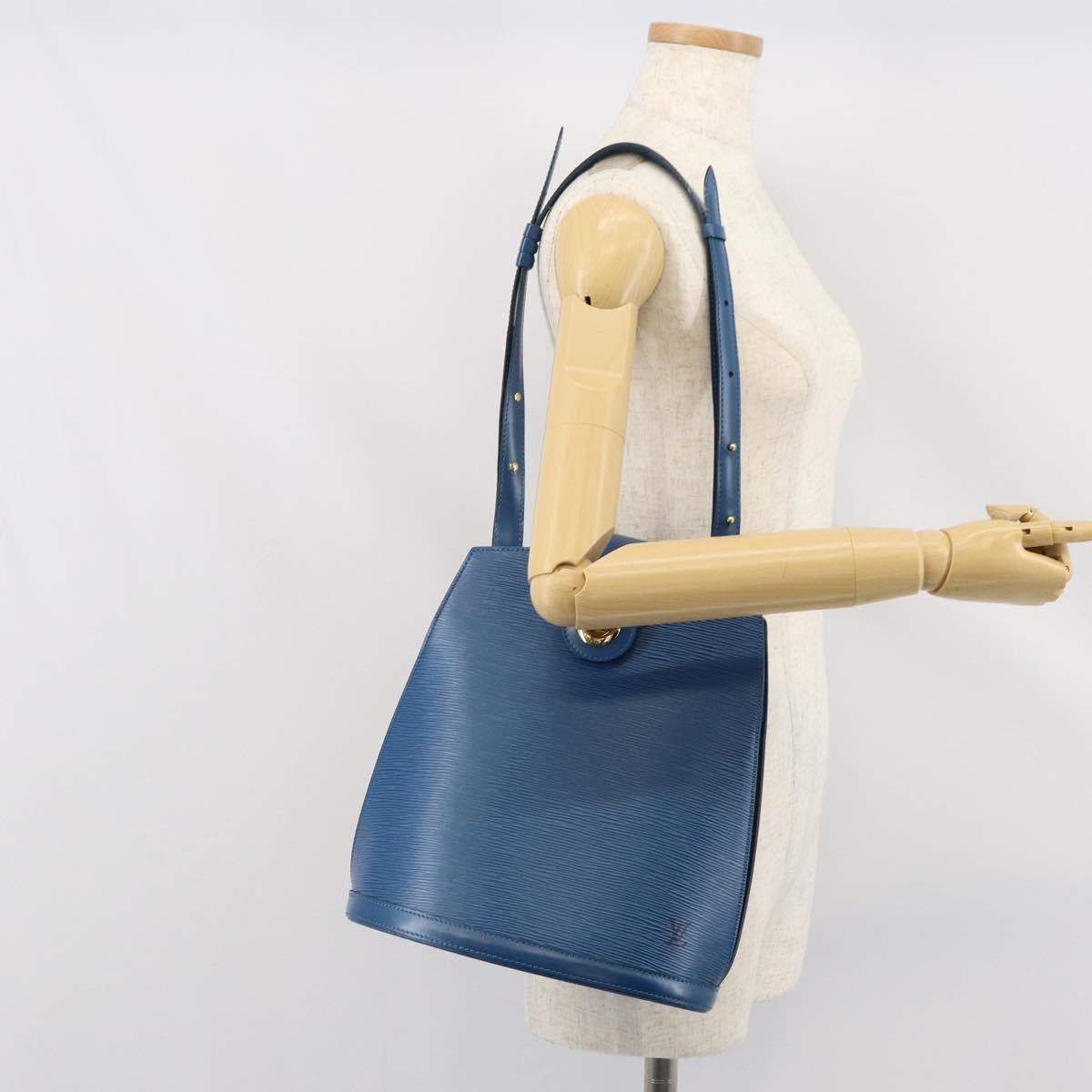 Louis Vuitton Cluny Epi Leather, Blue, Leather, Shoulder Bag