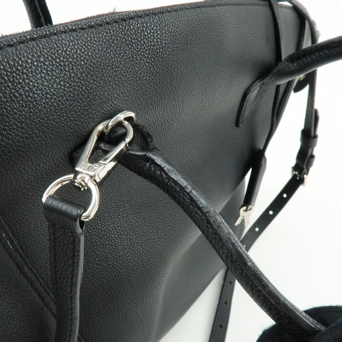 Louis Vuitton Soft Lockit Leather, Black, Leather, Handbag