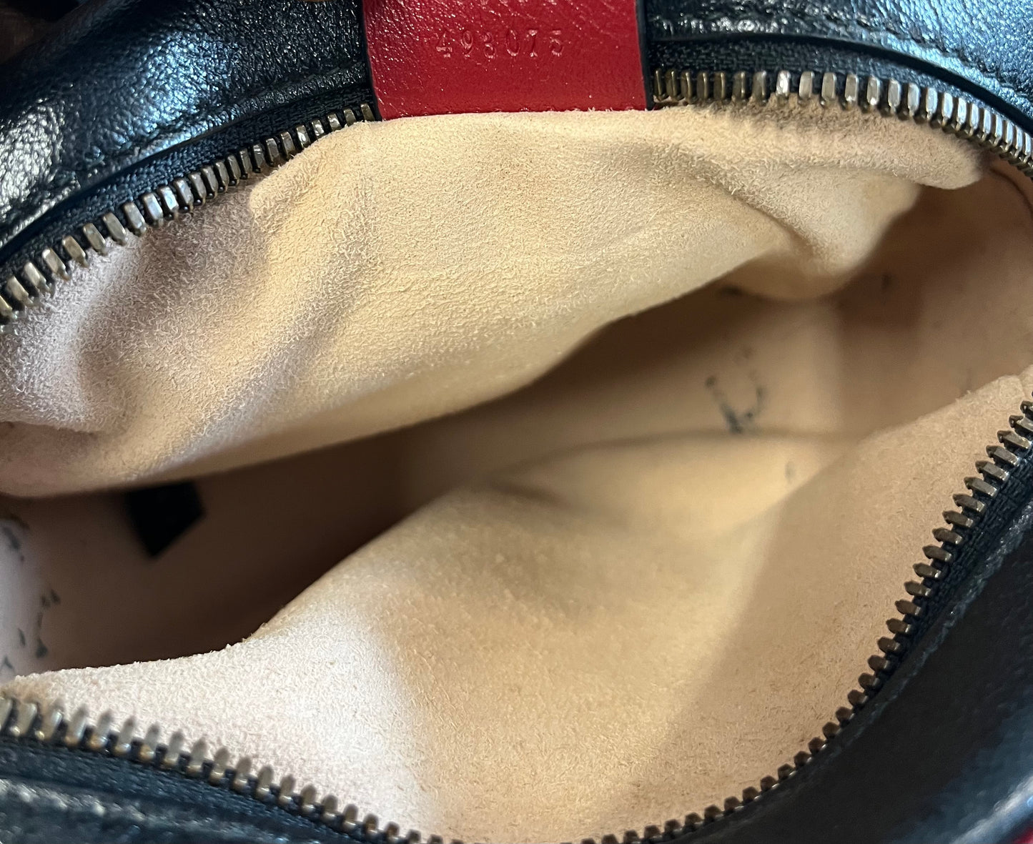 Gucci GG Marmont Round Matelasse Leather, Multicolour, Calfskin, Shoulder Bag