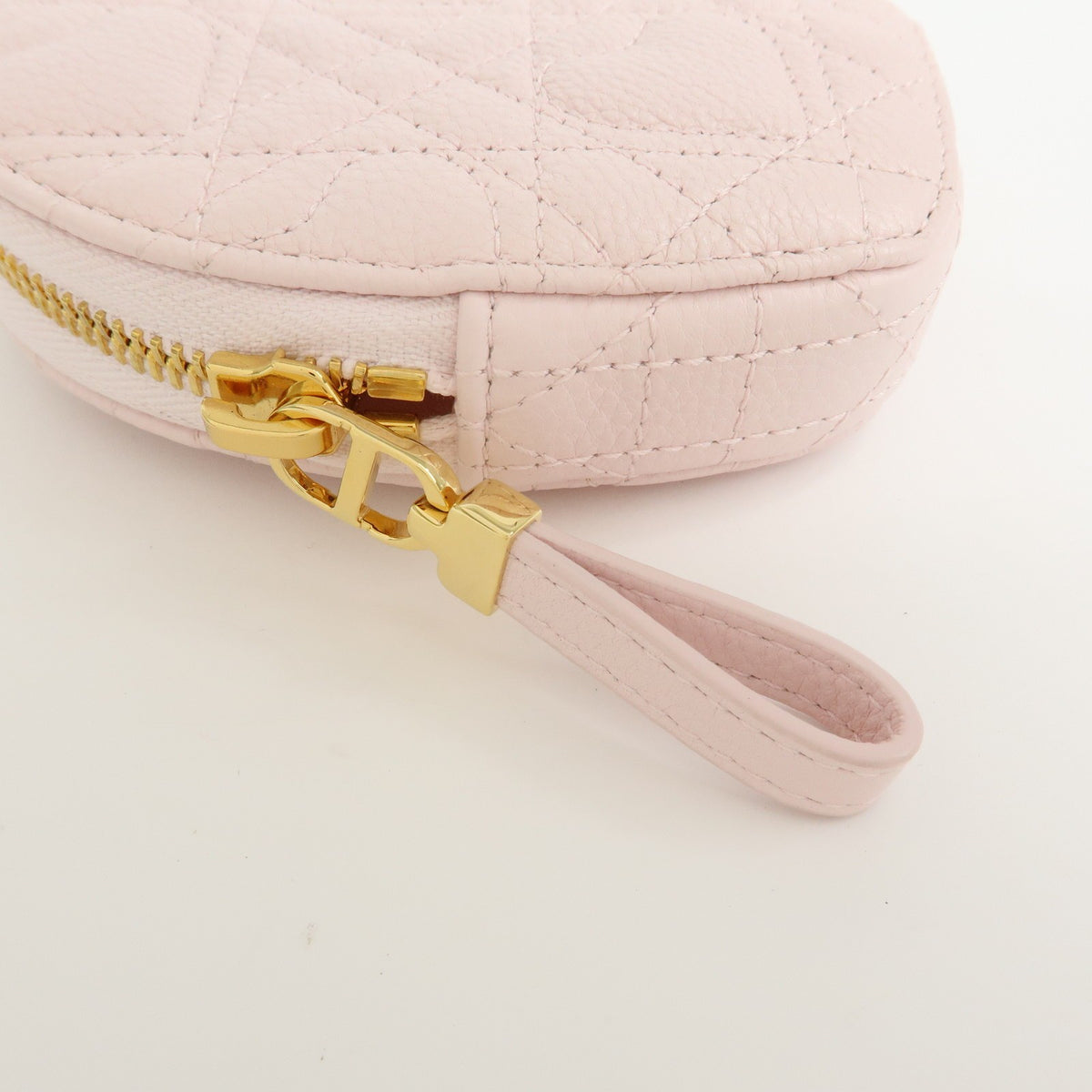 Christian Dior DiorAmour Caro Heart Pouch with Chain Cannage Quilt Calfskin, Pink, Leather, Clutch
