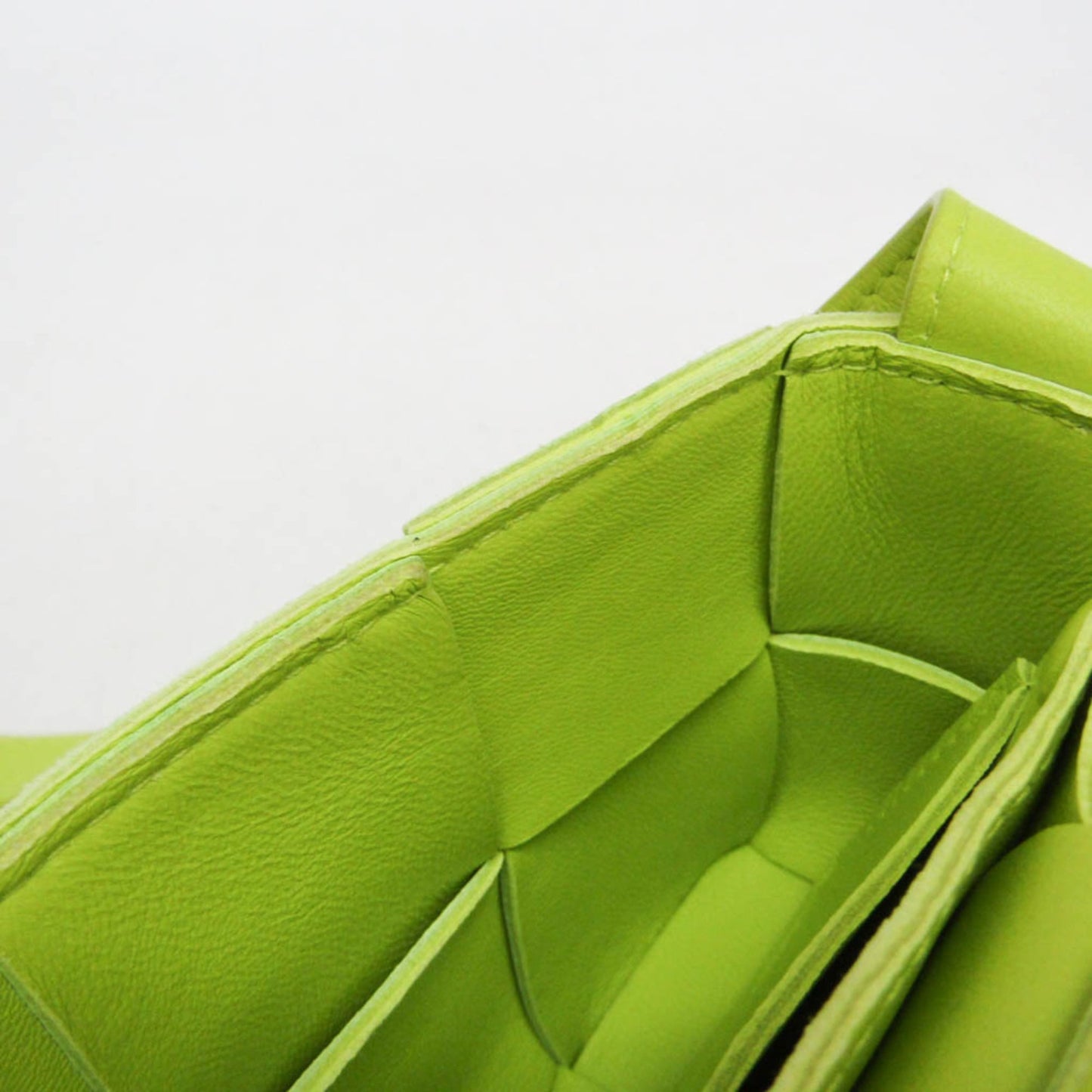 Bottega Veneta Cassette Maxi Intrecciato Leather, Green, Leather, Clutch