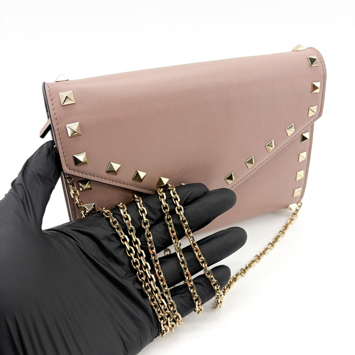 Valentino Garavani Rockstud Envelope Chain Leather, Beige, Leather, Crossbody Bag