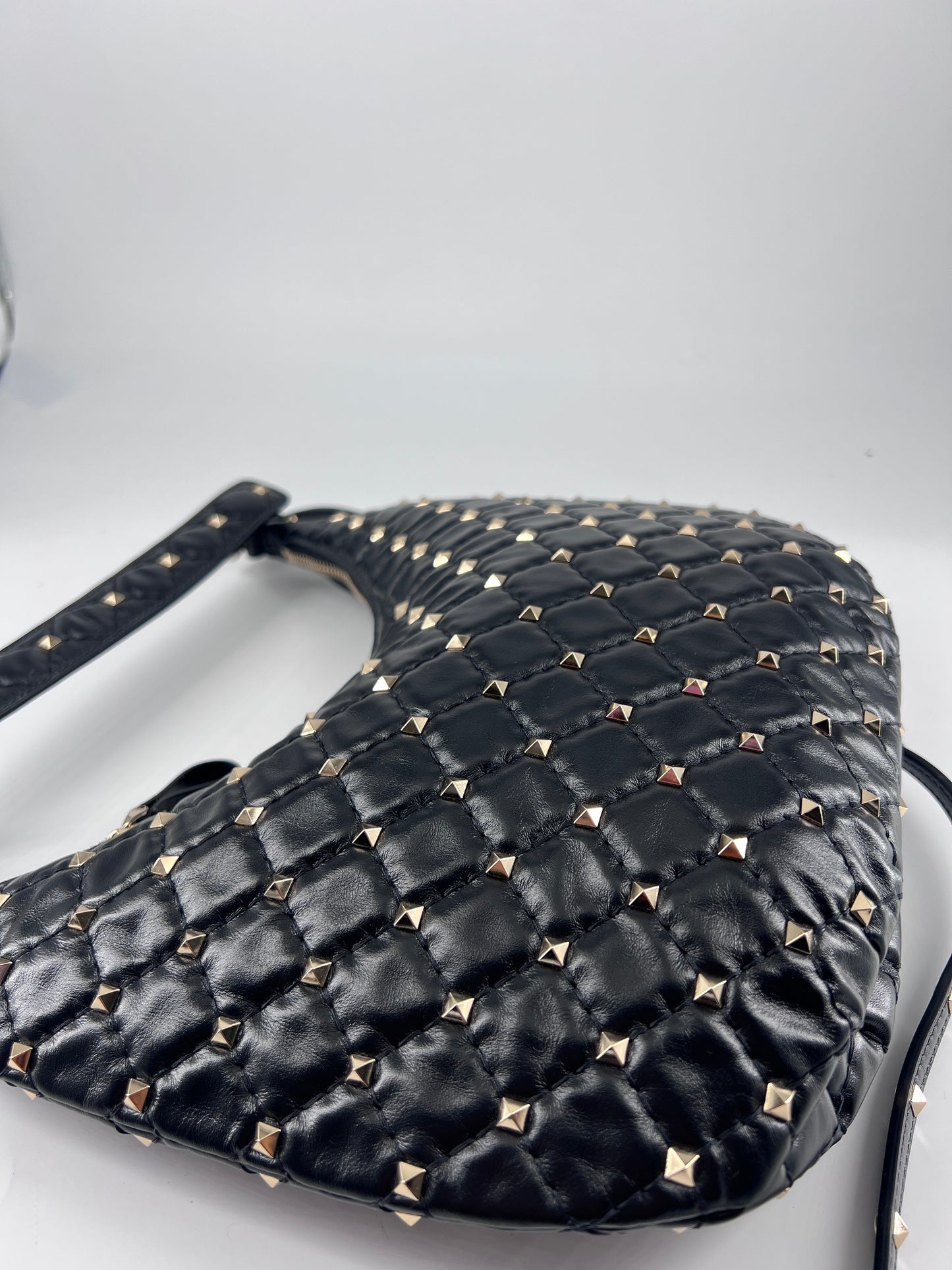 Valentino Garavani Rockstud Bow Double Zip Wristlet Clutch Leather, BLACK, LEATHER, Clutche & pouche