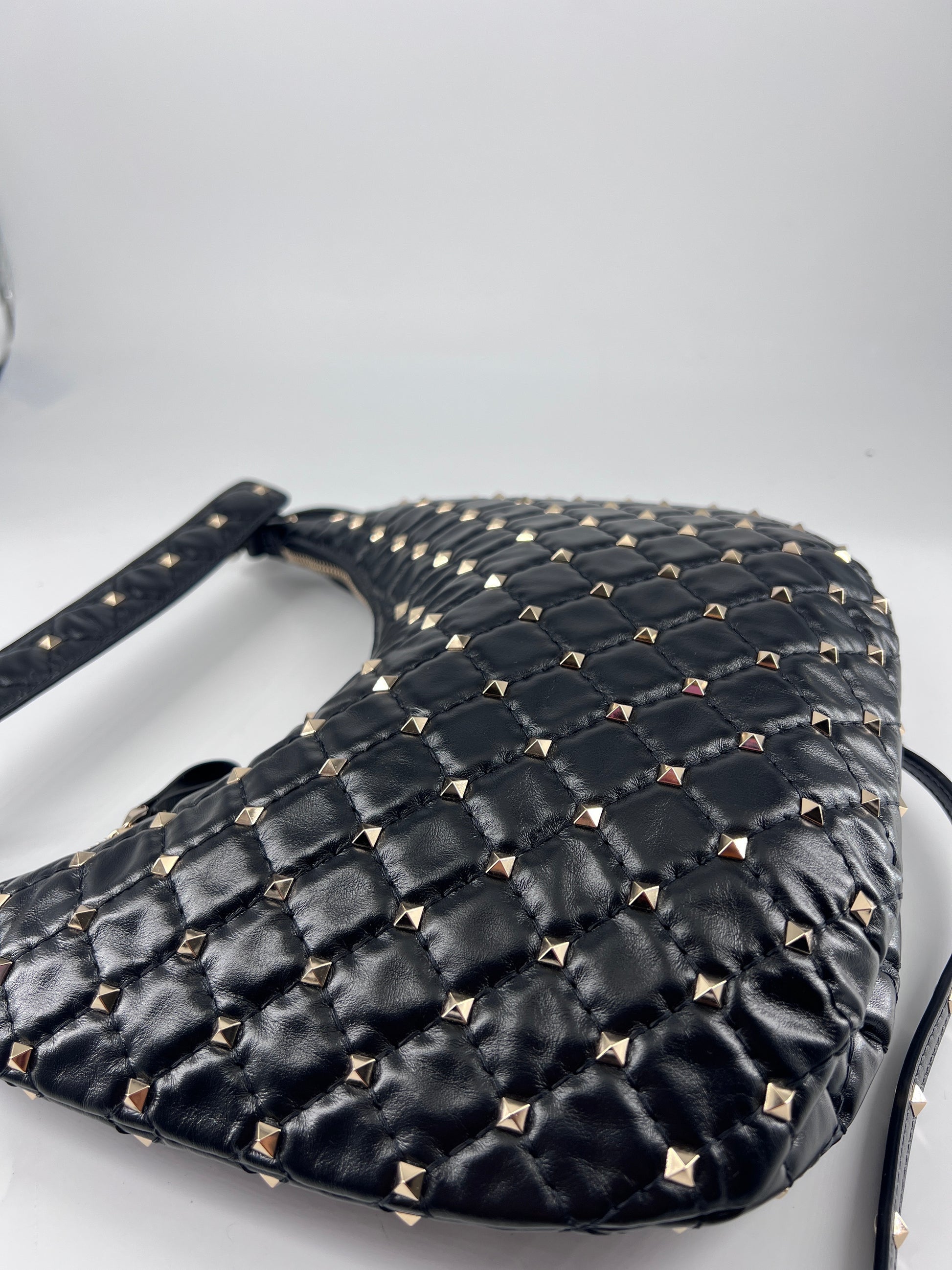 Valentino Garavani Rockstud Bow Double Zip Wristlet Clutch Leather, BLACK, LEATHER, Clutche & pouche