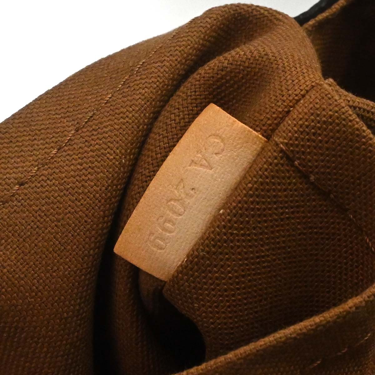 Louis Vuitton Beaubourg Messenger Monogram Canvas, Brown, Canvas, Handbag