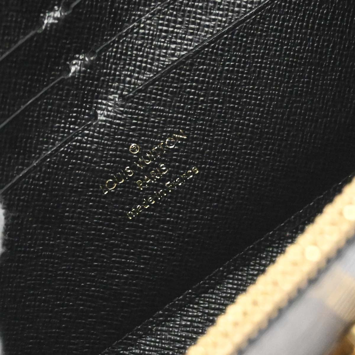Louis Vuitton Twist Epi, Black, Leather, Clutch