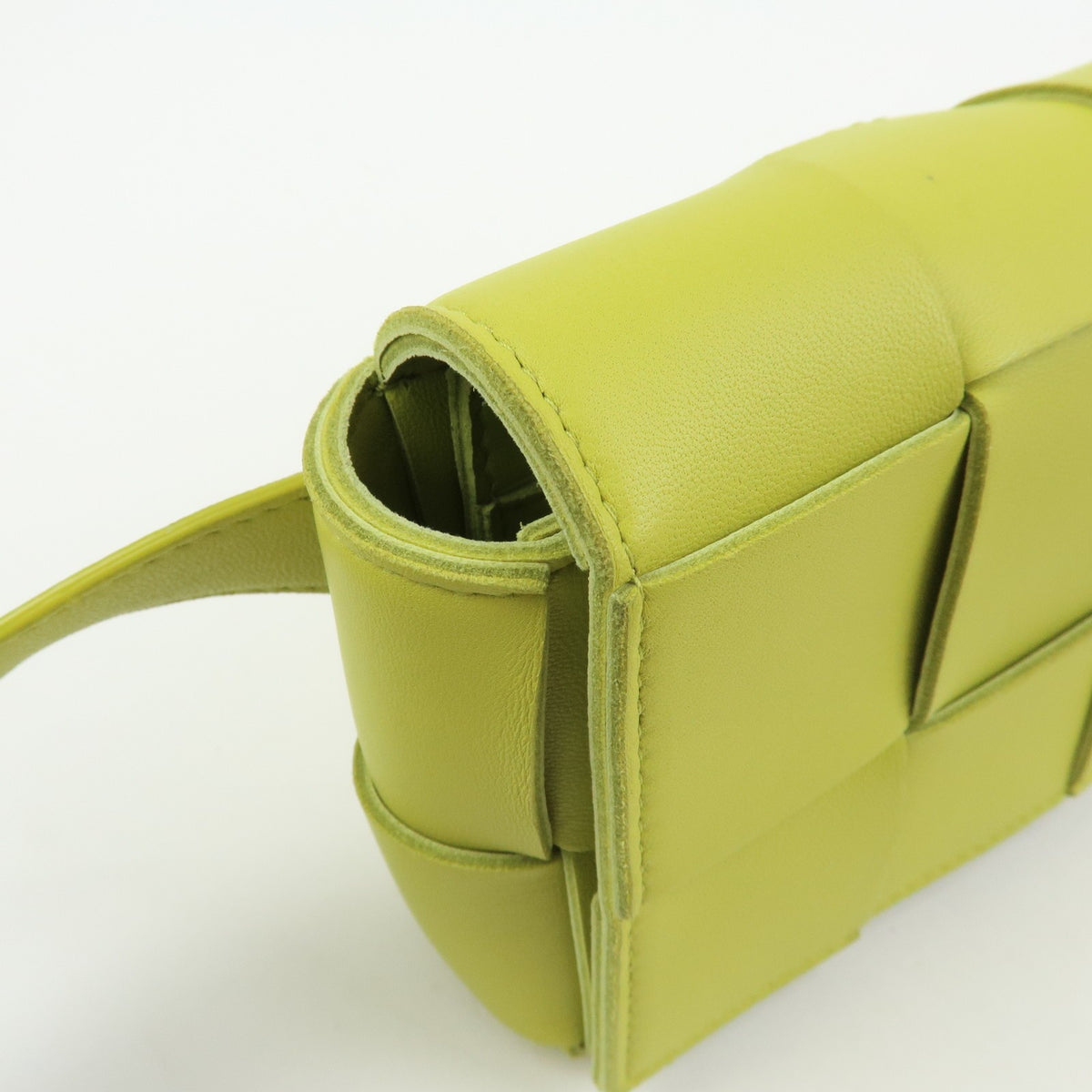 Bottega Veneta Cassette Belt Maxi Intrecciato Leather, Green, Leather, Clutch