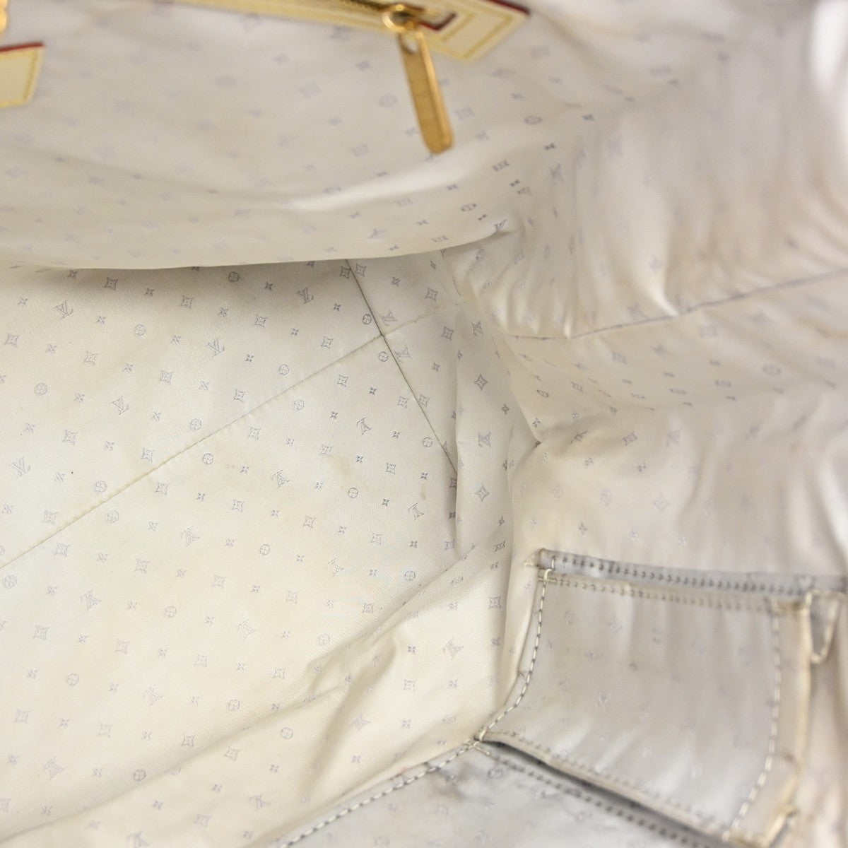 Louis Vuitton Suhali Le Majestueux Leather, White, Leather, Handbag