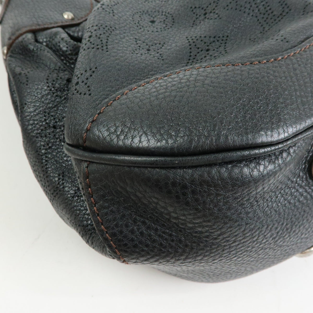 Louis Vuitton Solar Mahina Leather, Black, Leather, Handbag