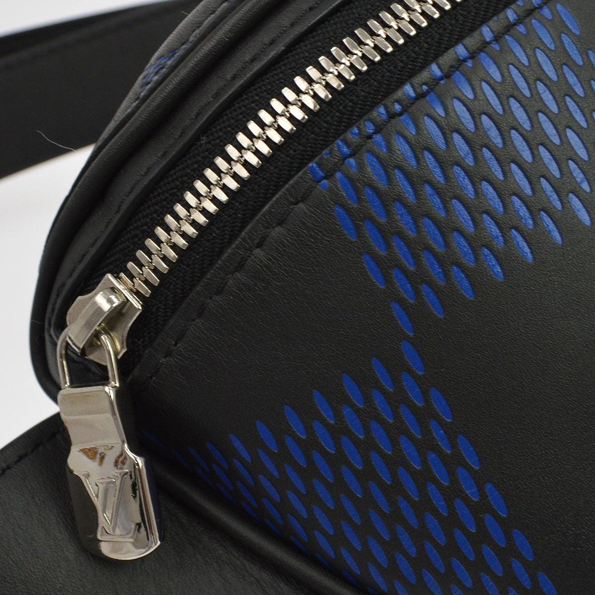Louis Vuitton Campus Bumbag Damier Infini 3D Leather, Black, Leather, Crossbody Bag