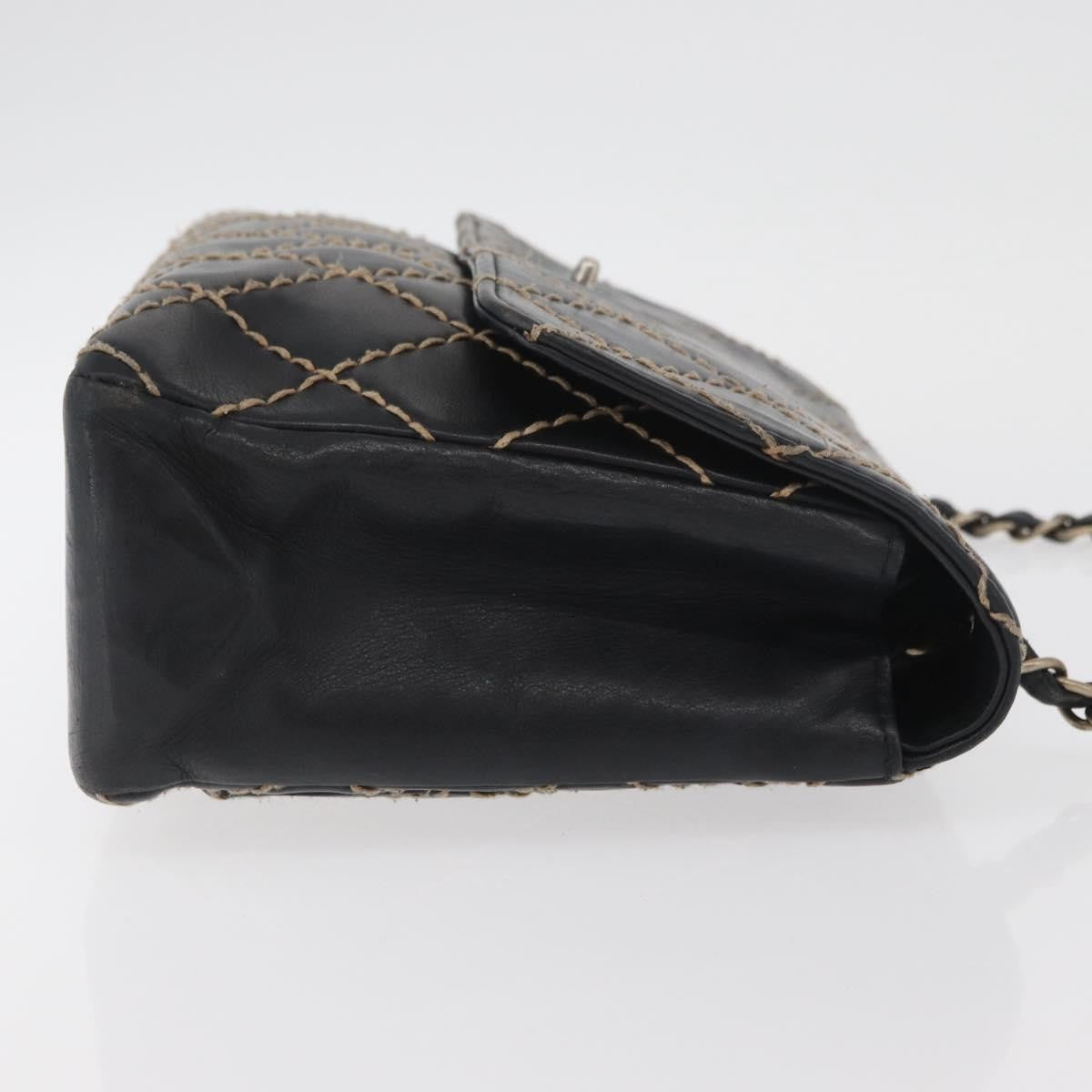 Chanel Chanel Matelassé Cuir Noir Black leather, Black, Leather, Handbag